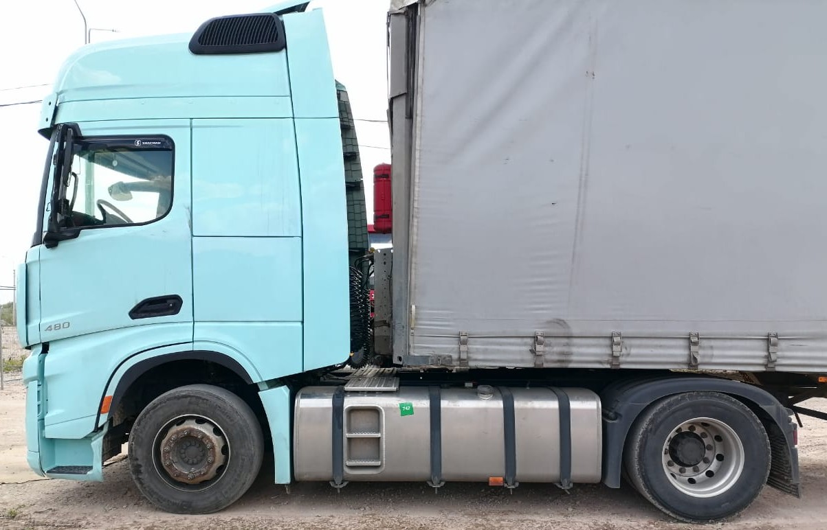 Shacman (Shaanxi) SX* 4x2 Седельный тягач 2023 г. - фото 2