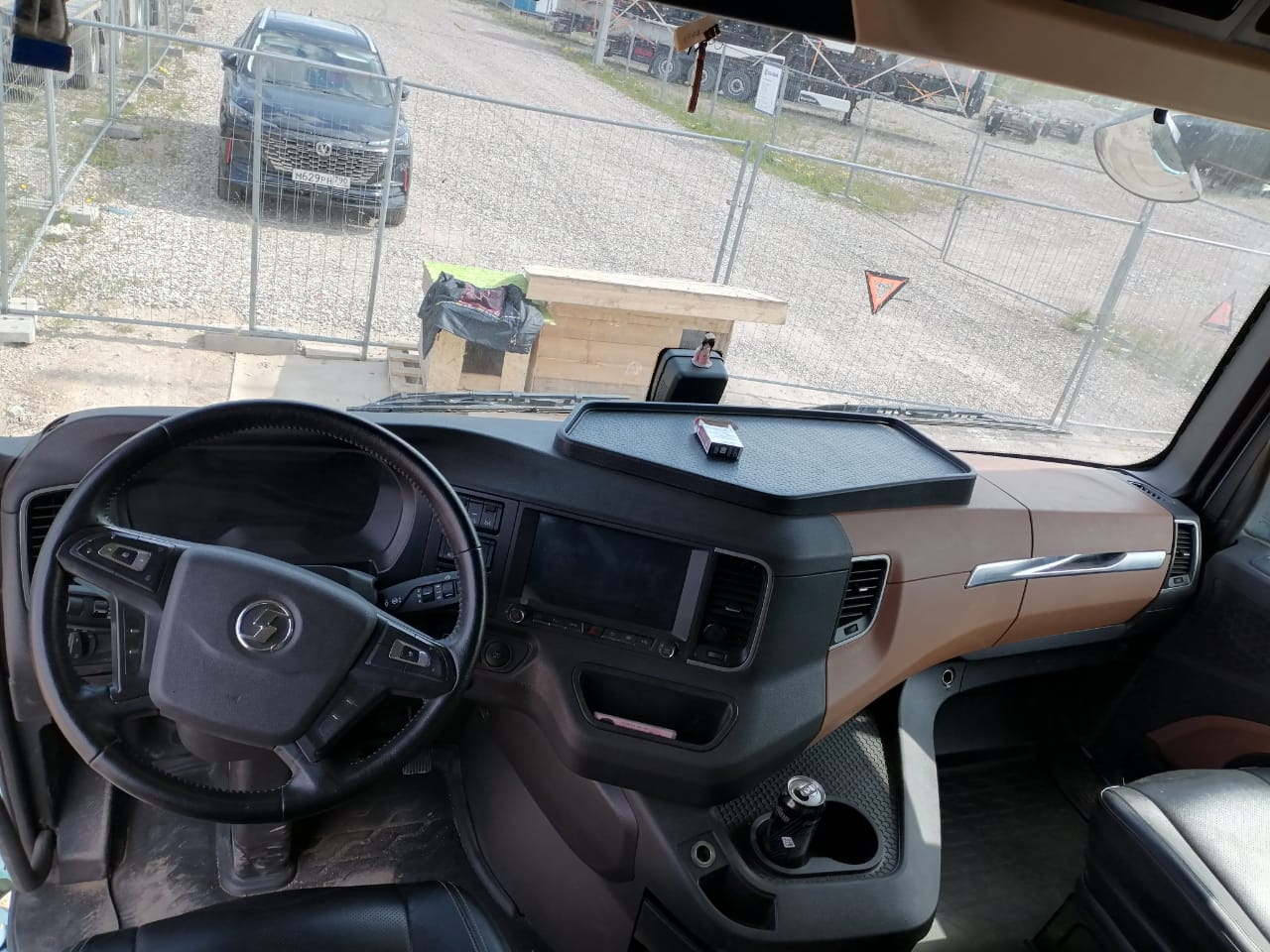 Shacman (Shaanxi) SX* 4x2 Седельный тягач 2023 г. - фото 7