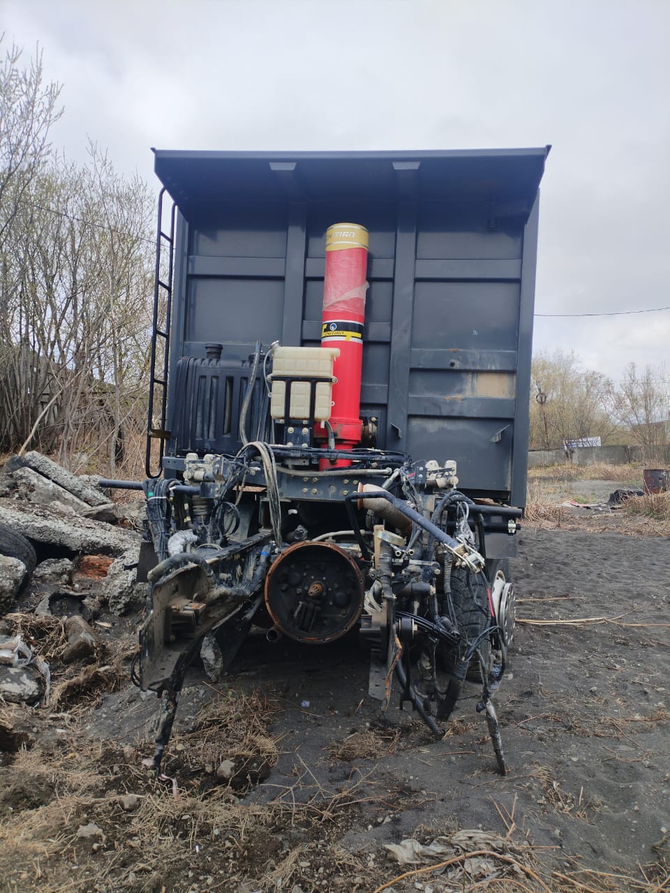 Shacman (Shaanxi) SX* 8x4 Самосвал 2023 г.