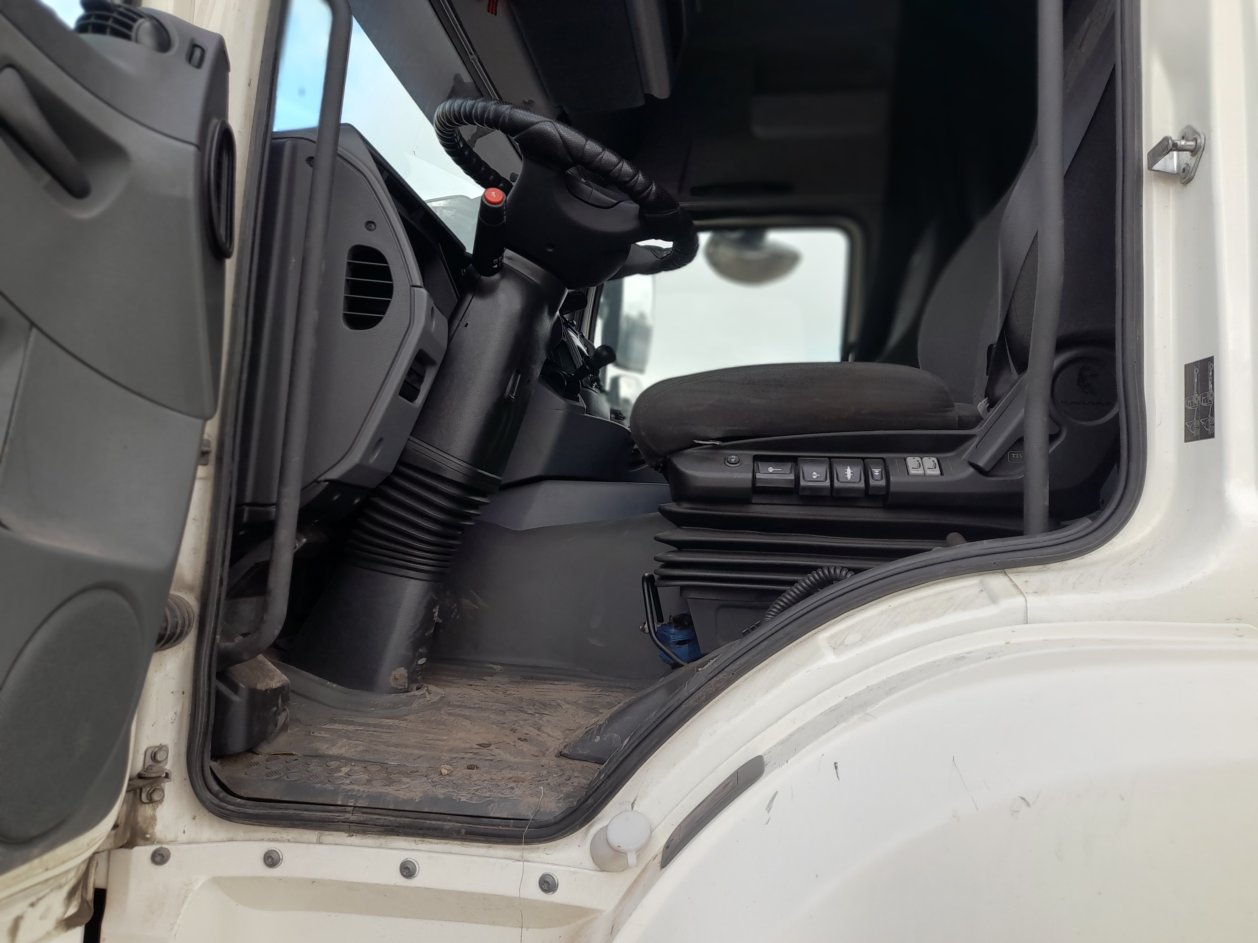 КамАЗ 5490 4x2 Седельный тягач 2023 г. - фото 11