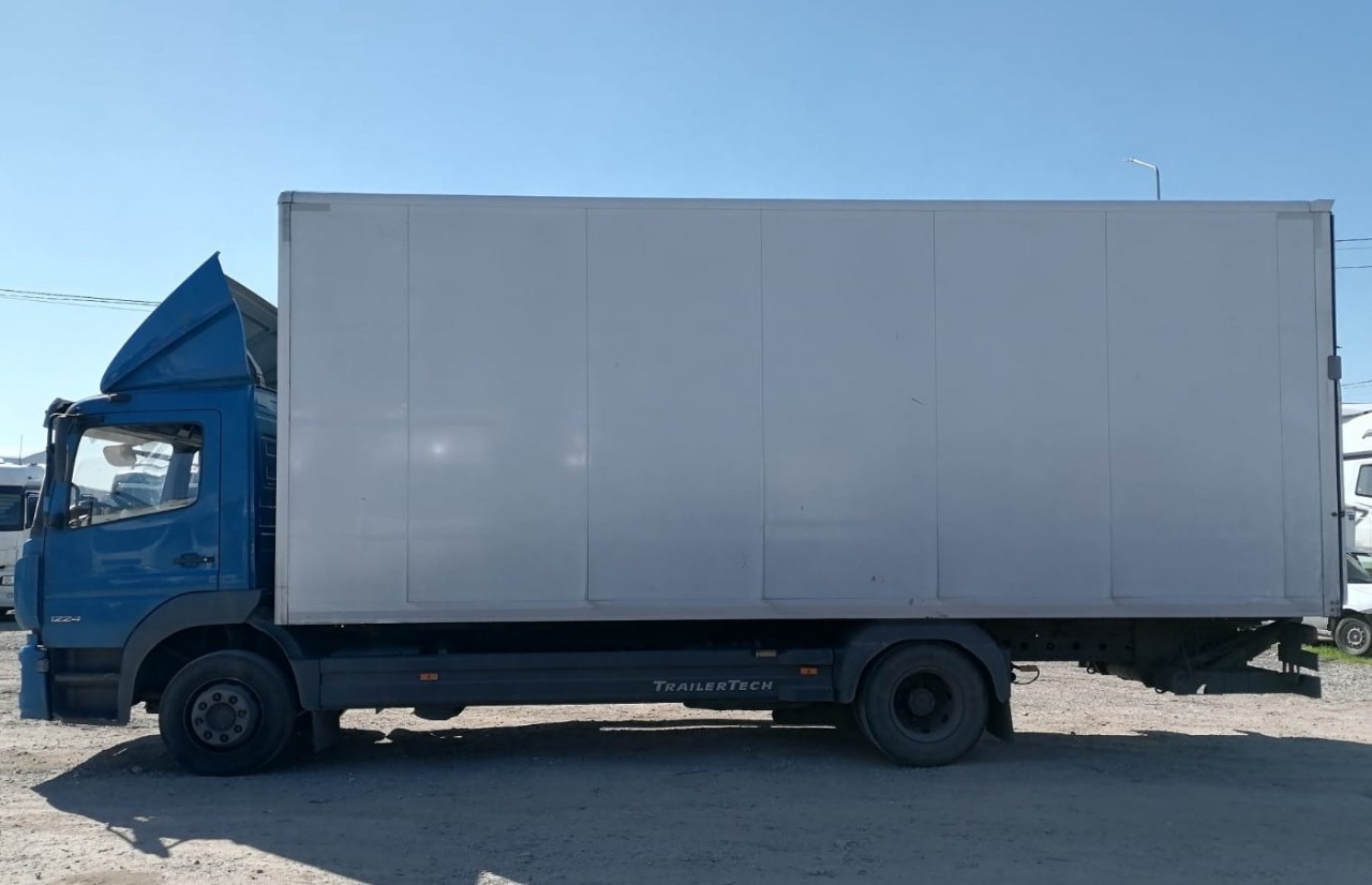 Mercedes-Benz ATEGO 4x2 Промтоварный с гидробортом 2019 г. - фото 3