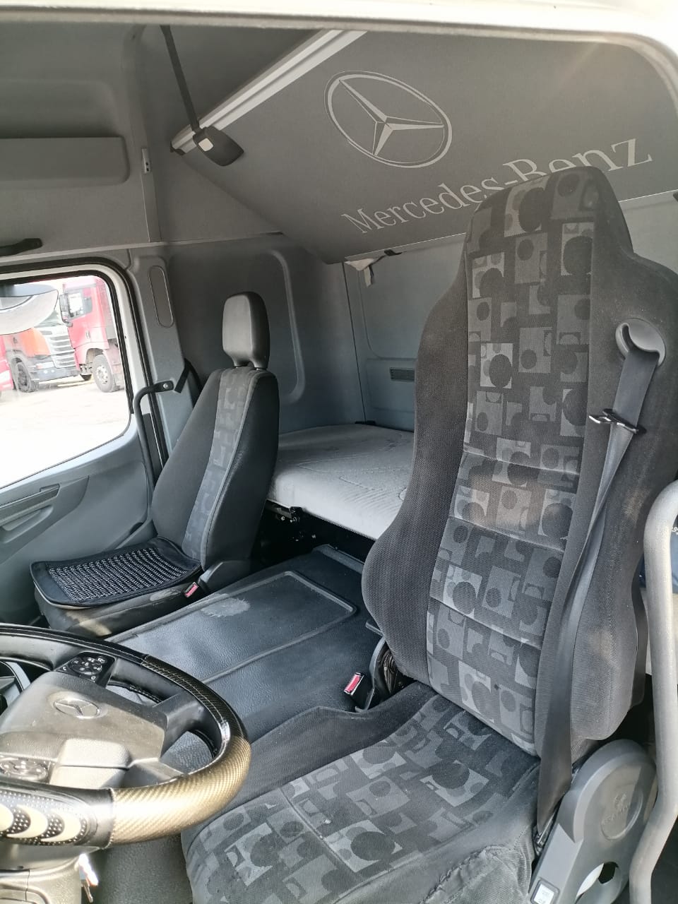 Mercedes-Benz ATEGO 4x2 Промтоварный с гидробортом 2018 г. - фото 7