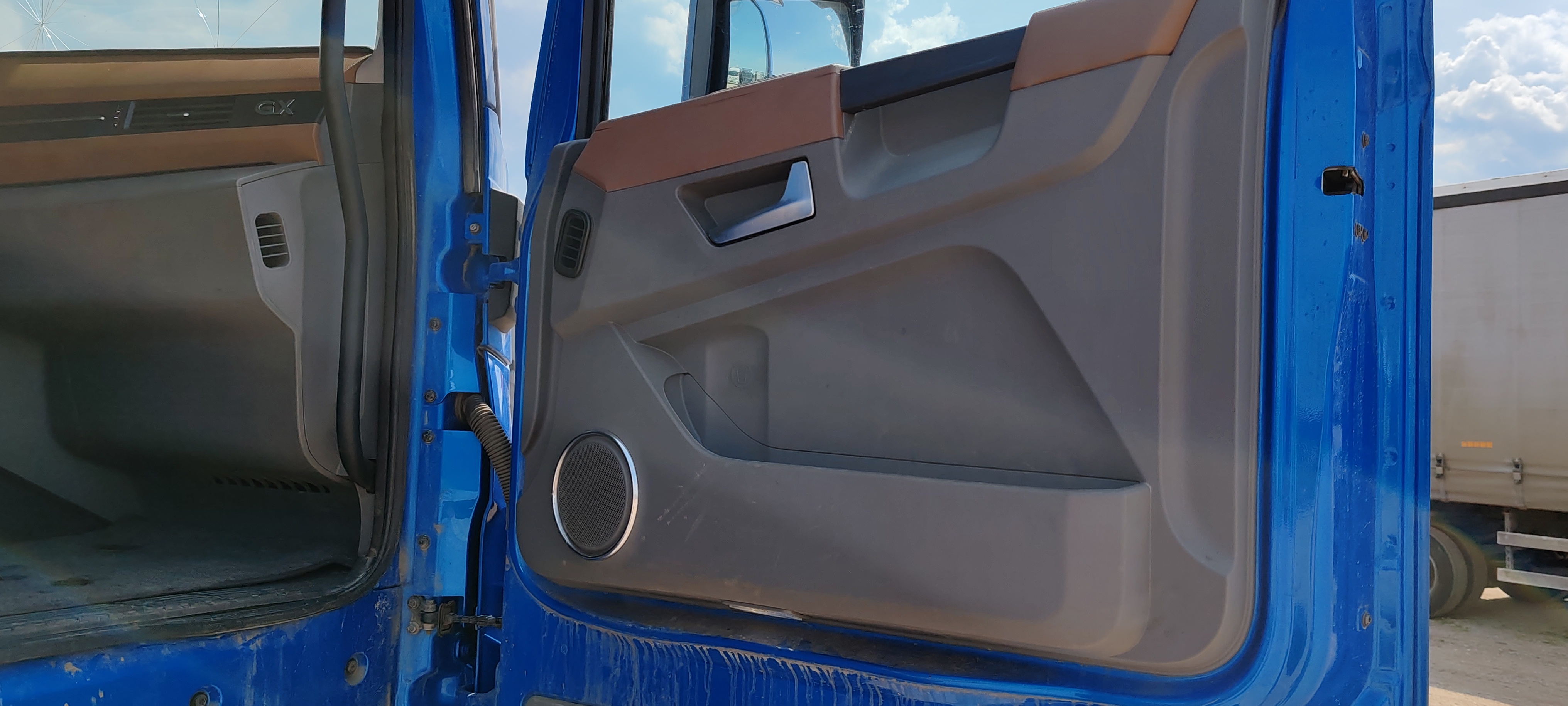 DongFeng DFH 4x2 Седельный тягач 2023 г. - фото 9