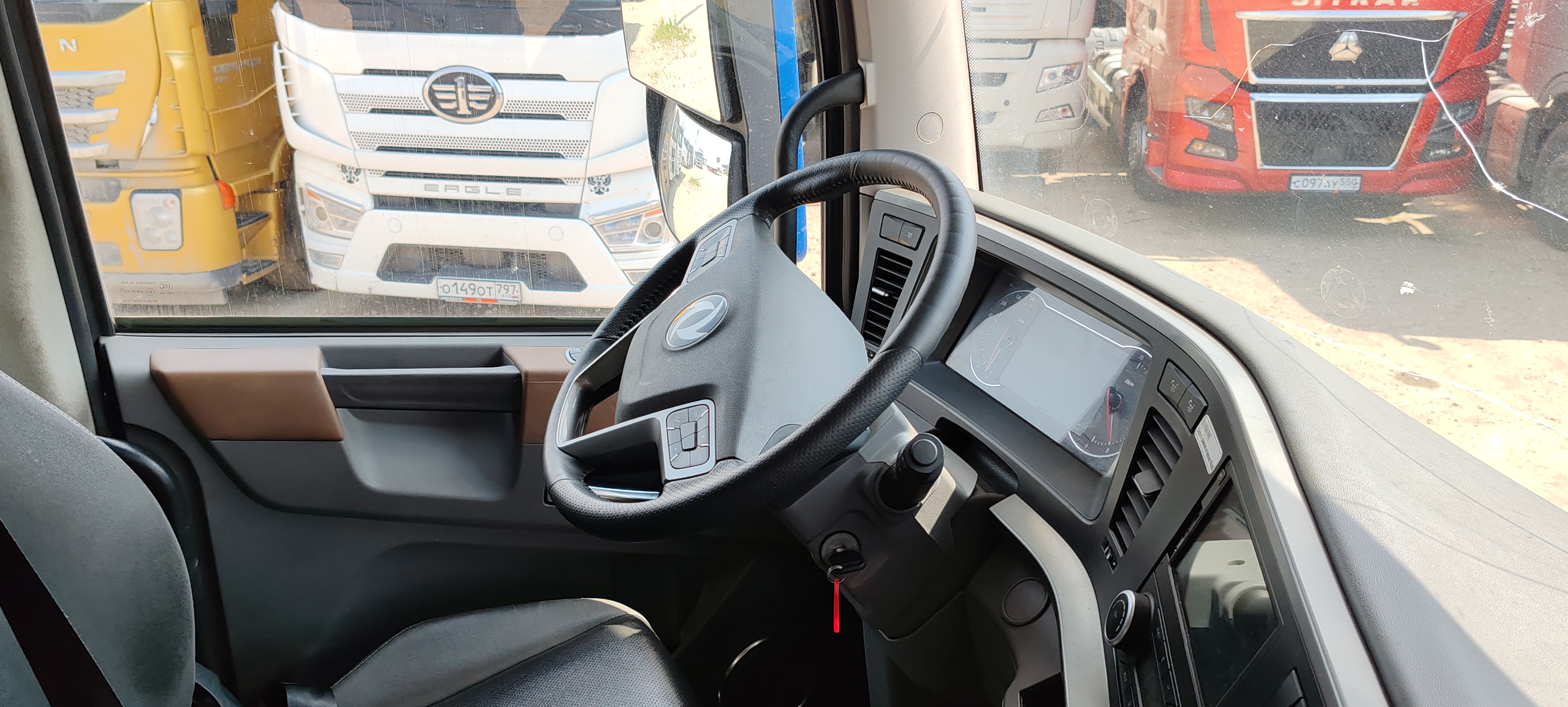 DongFeng DFH 4x2 Седельный тягач 2023 г. - фото 16