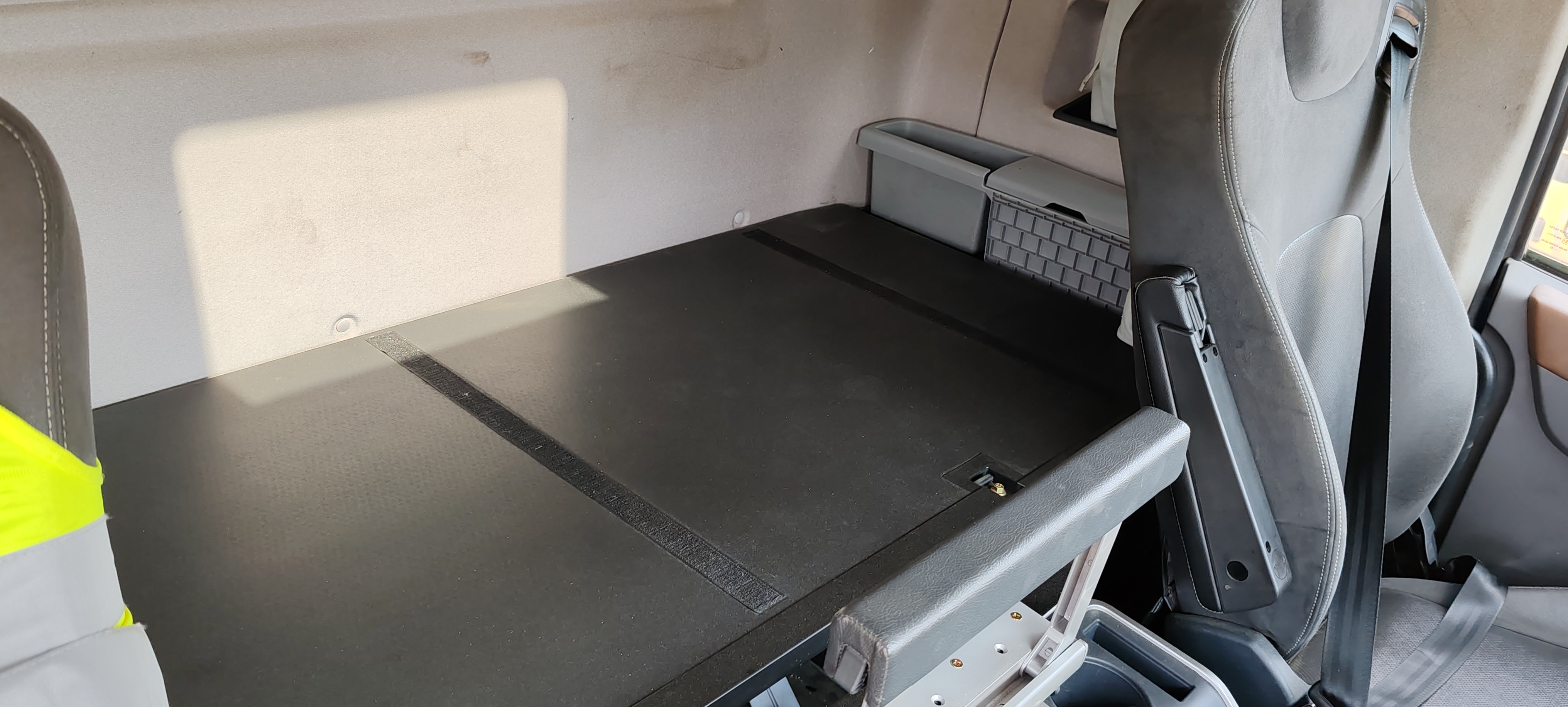 DongFeng DFH 4x2 Седельный тягач 2023 г. - фото 17