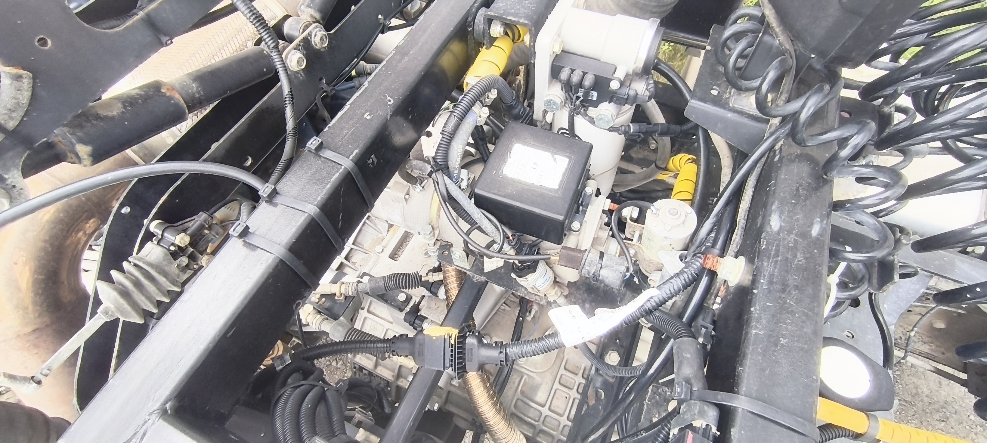 BEIBEN BBTR* 6x6 Седельный тягач 2023 г. - фото 16