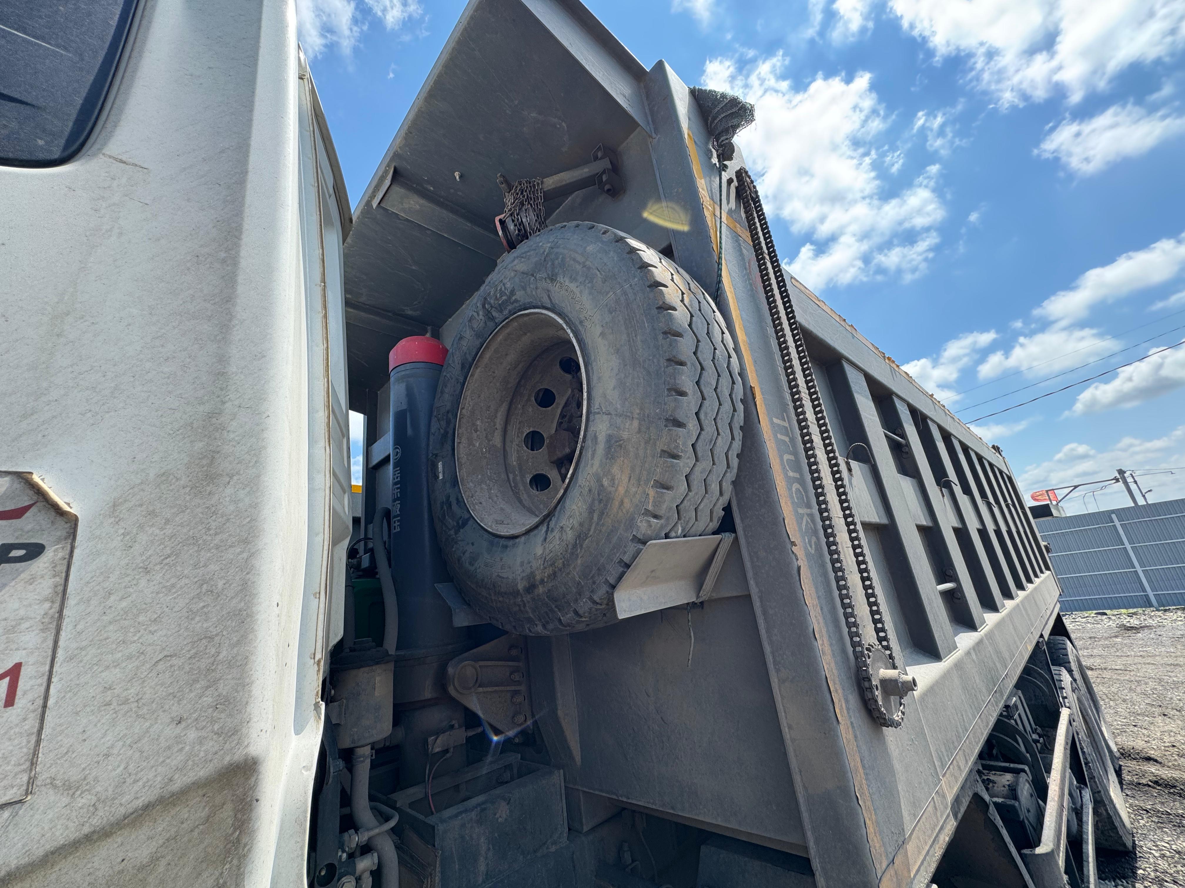 DongFeng KC 8x4 Самосвал 2022 г. - фото 4