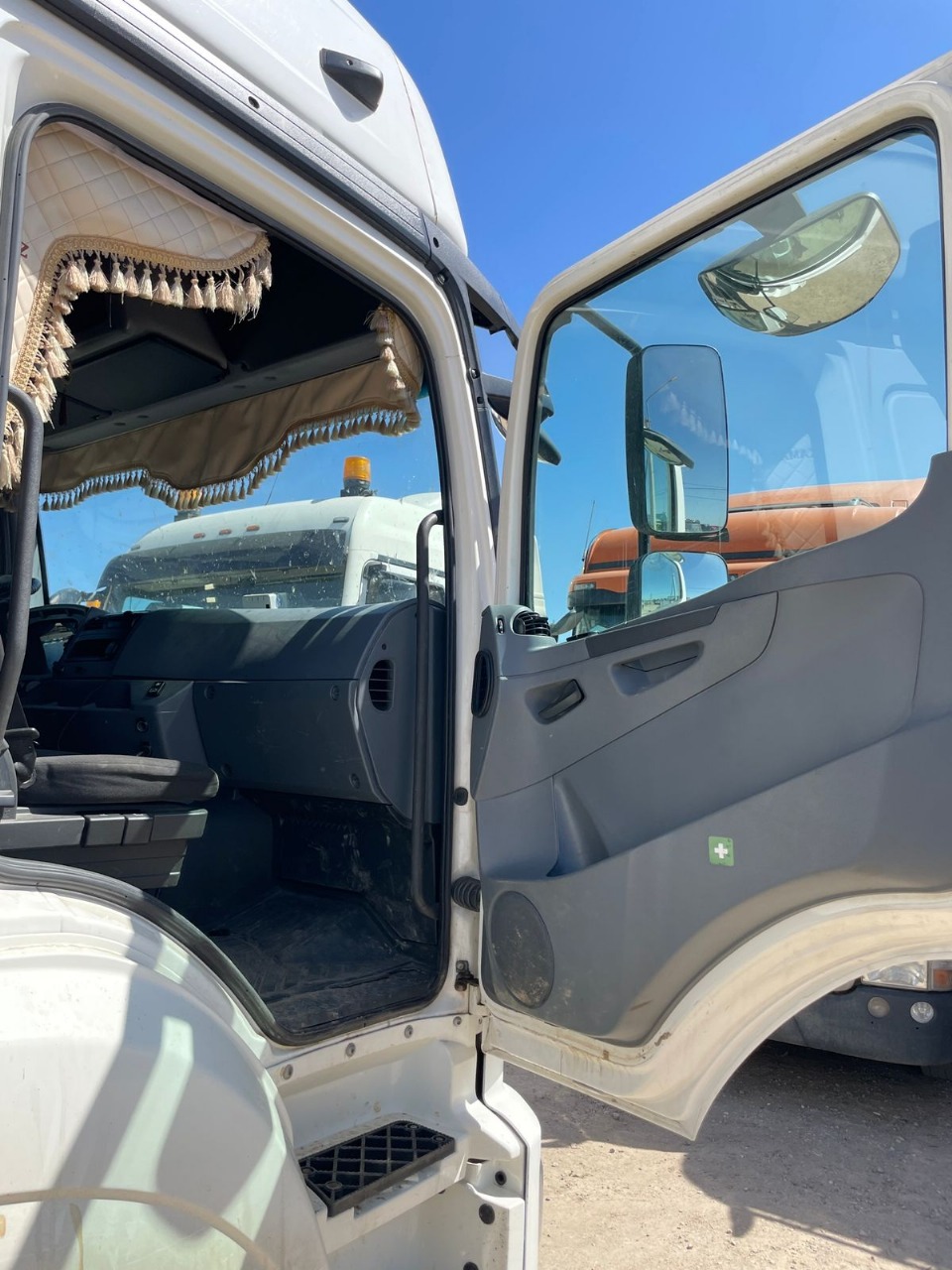 КамАЗ 5490 4x2 Седельный тягач 2017 г. - фото 5