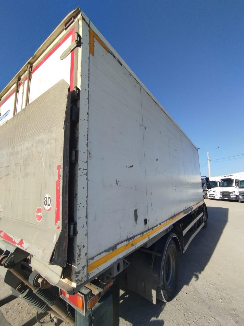 Центртранстехмаш АФ-4756* на шасси Volvo FL 4x2 Изотермический/рефрижератор с гидробортом 2017 г. - фото 5