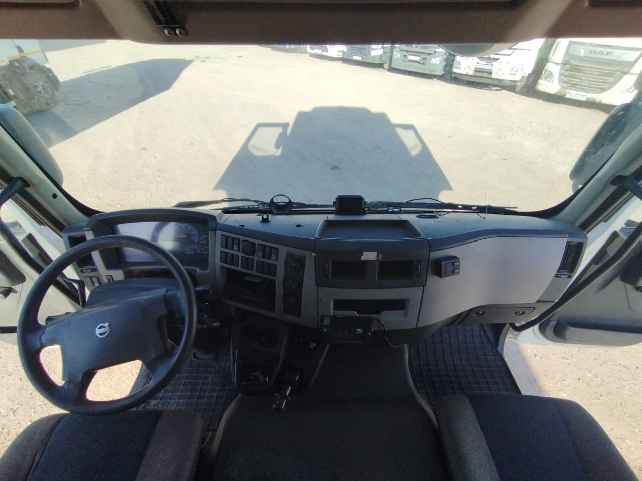 Центртранстехмаш АФ-4756* на шасси Volvo FL 4x2 Изотермический/рефрижератор с гидробортом 2017 г. - фото 9