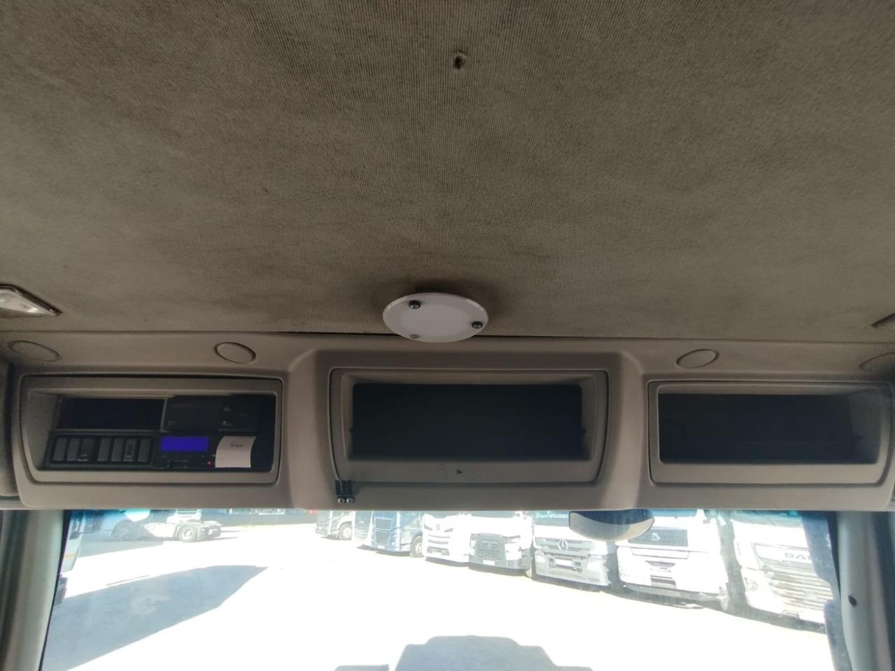 Центртранстехмаш АФ-4756* на шасси Volvo FL 4x2 Изотермический/рефрижератор с гидробортом 2017 г. - фото 10