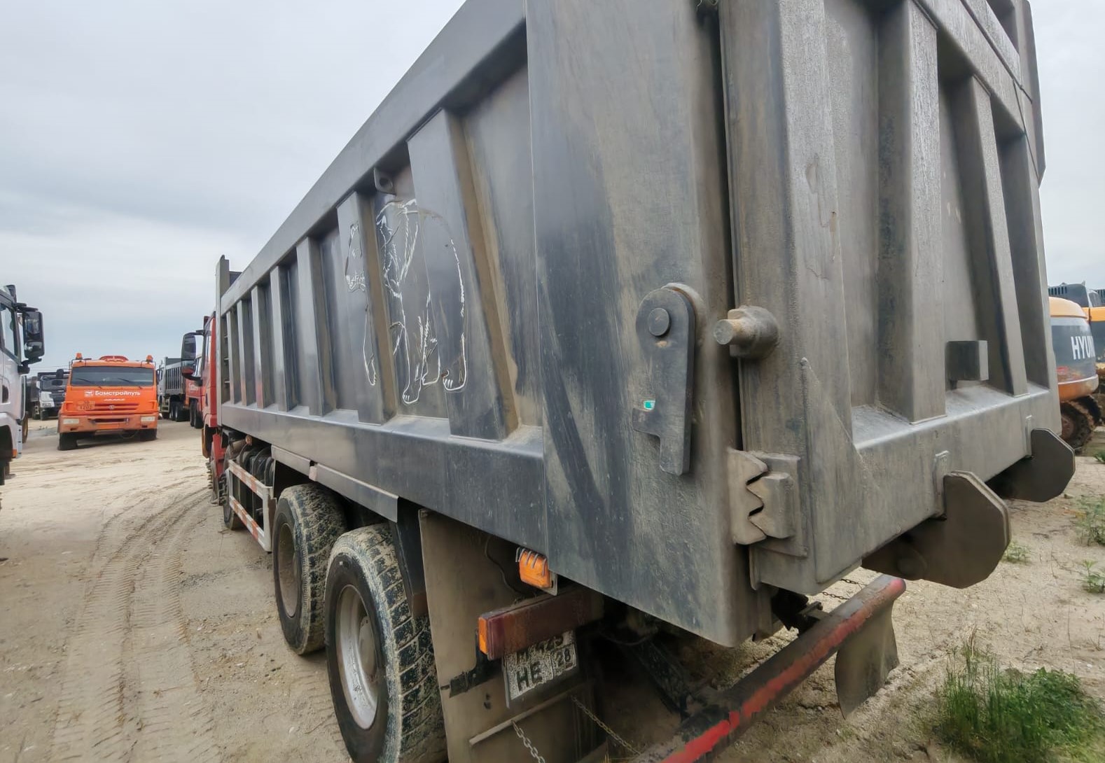 Shacman (Shaanxi) SX* 8x4 Самосвал 2024 г. - фото 8