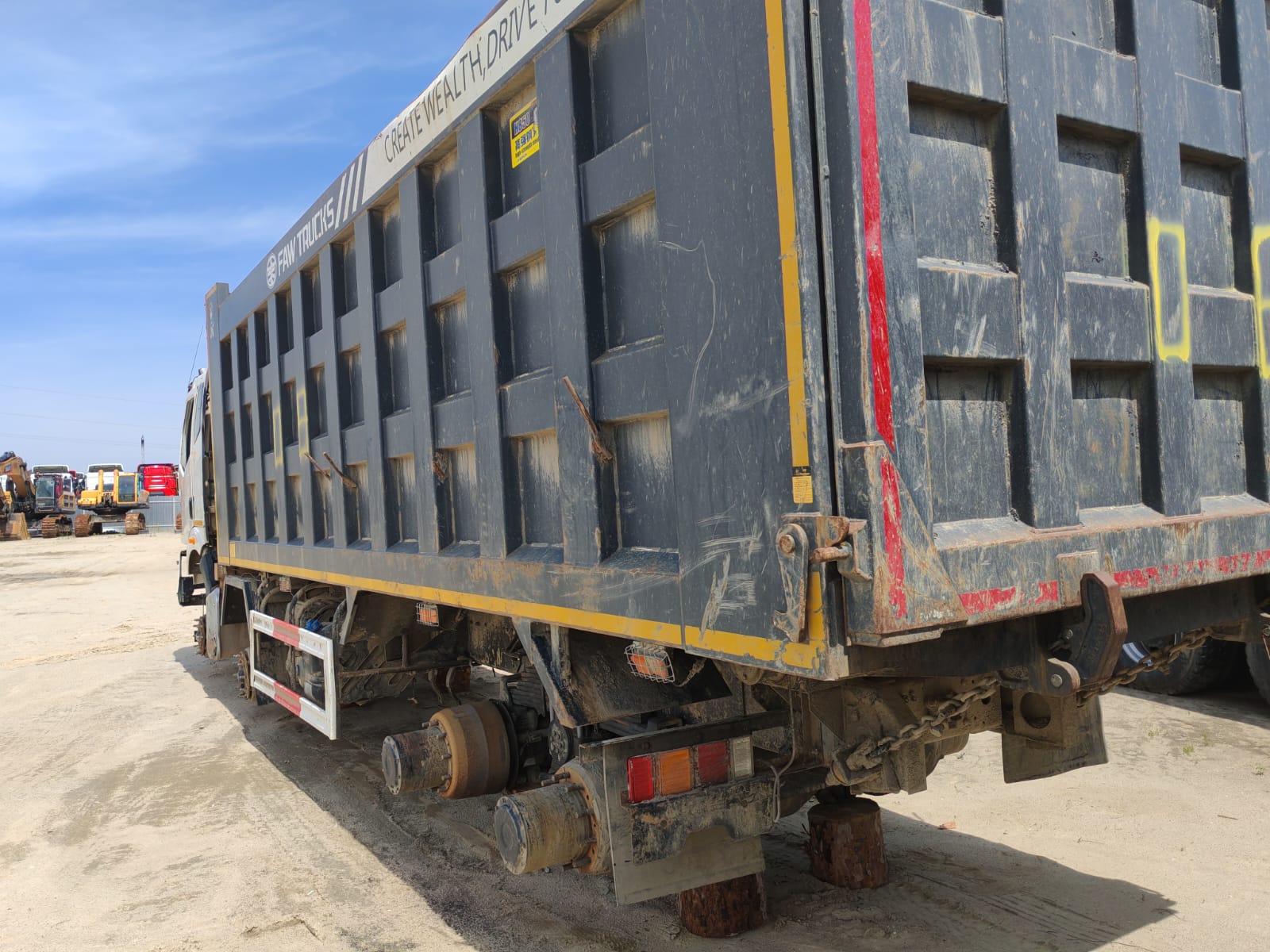 FAW CA 3310 8x4 Самосвал_не актуально 2023 г. - фото 5