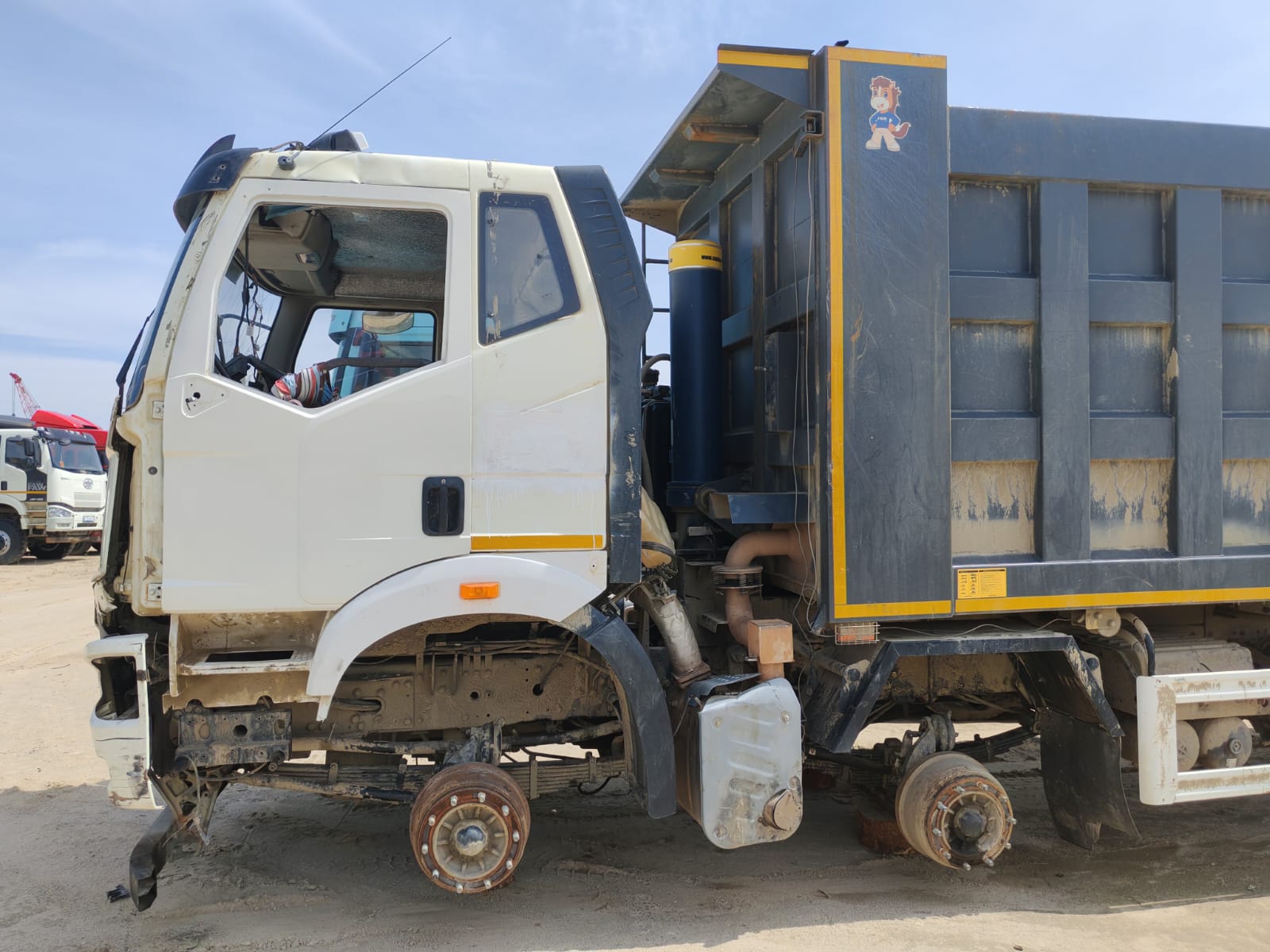FAW CA 3310 8x4 Самосвал_не актуально 2023 г. - фото 8