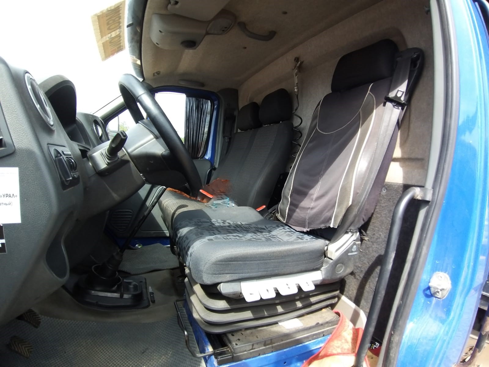 ПРОИЗВОДСТВЕННАЯ КОМПАНИЯ УНИВЕРСАЛЬНОЙ СПЕЦТЕХНИКИ 4679* на шасси Ural NEXT 5557 6x6 Самосвал 2023 г. - фото 12