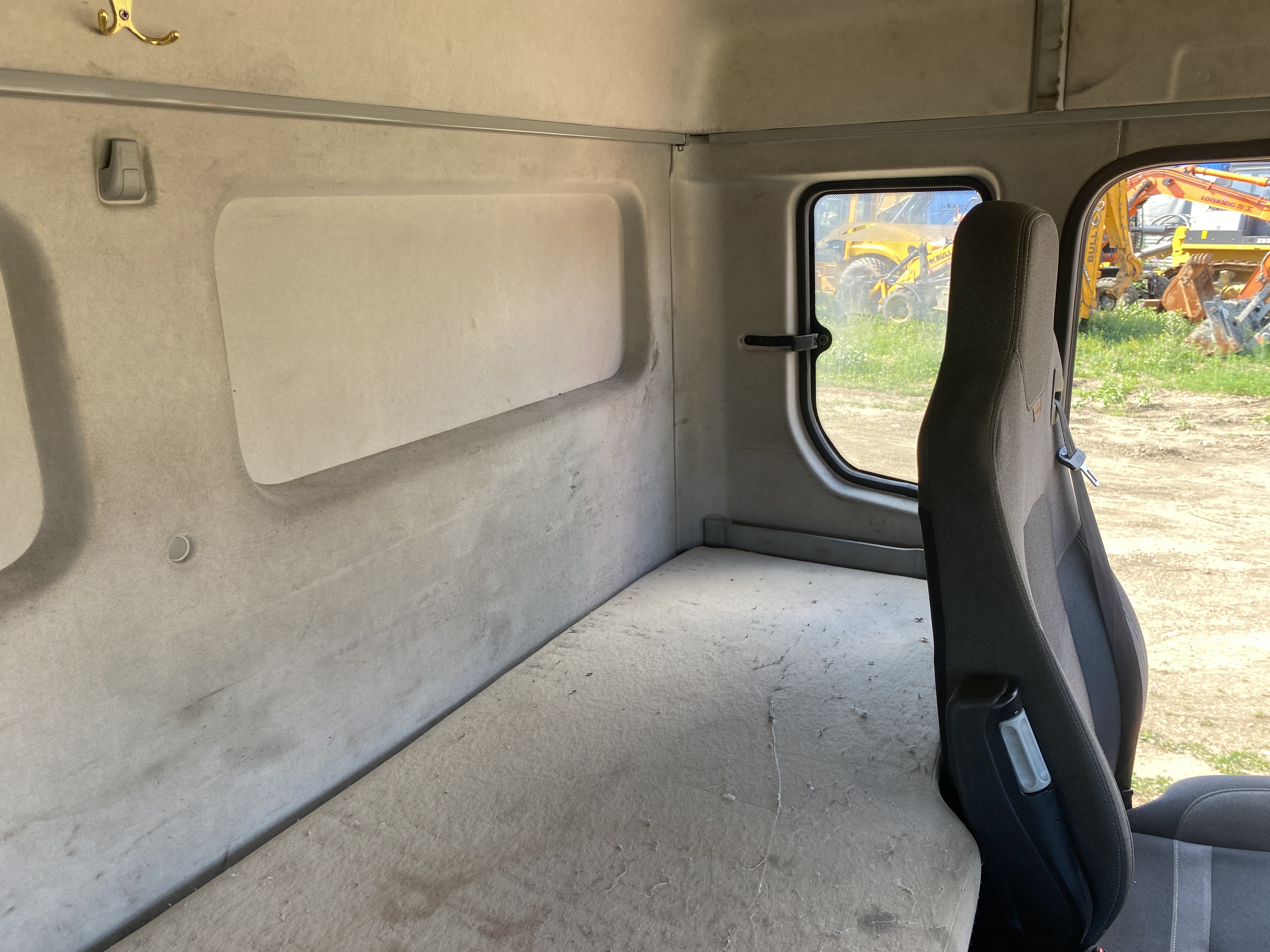 Shacman (Shaanxi) SX* 8x4 Самосвал 2023 г. - фото 15