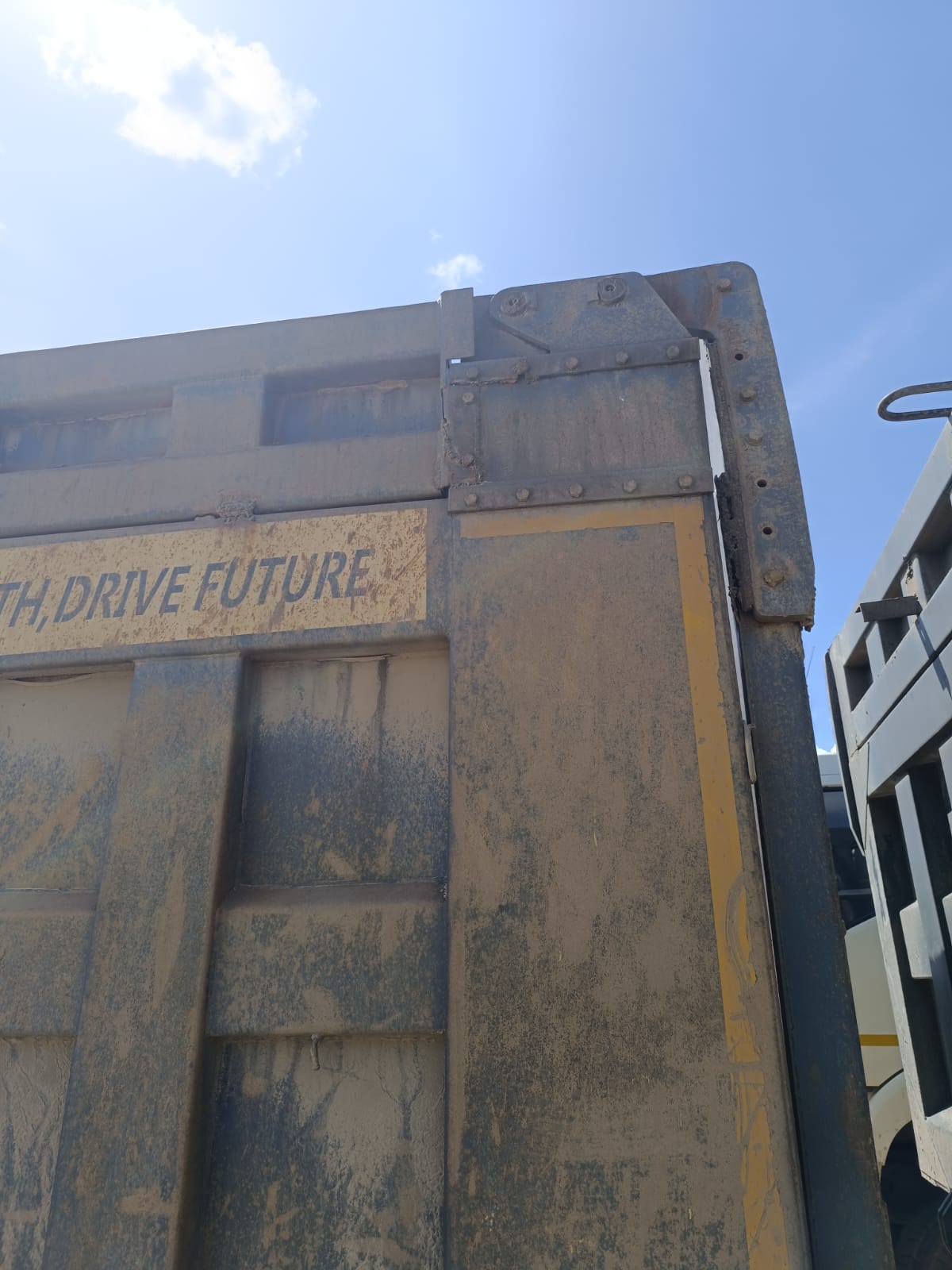 FAW CA 3310 8x4 Самосвал_не актуально 2023 г. - фото 7