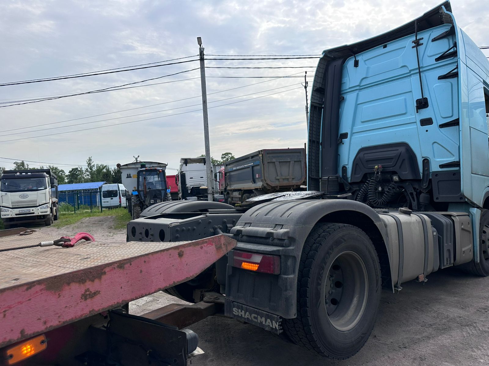 Shacman (Shaanxi) SX* 4x2 Седельный тягач 2023 г. - фото 5