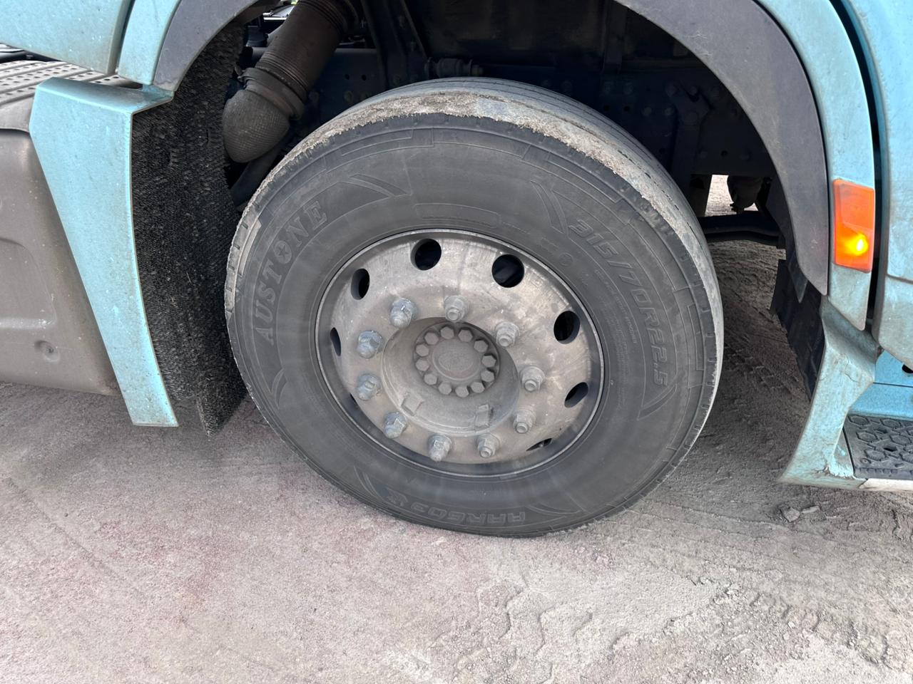 Shacman (Shaanxi) SX* 4x2 Седельный тягач 2023 г. - фото 8