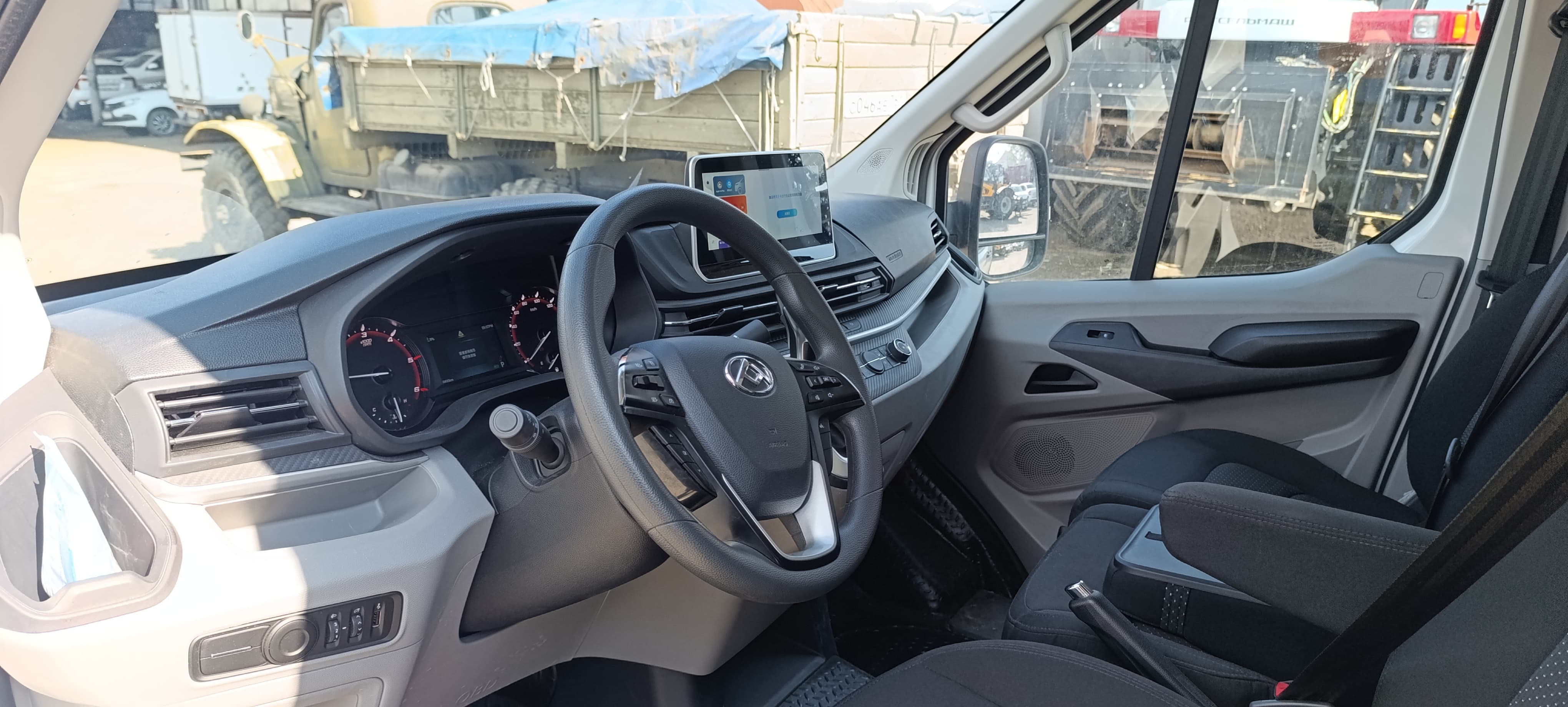 Maxus V90 Цельнометаллический (кат. C) 2023 г. - фото 11