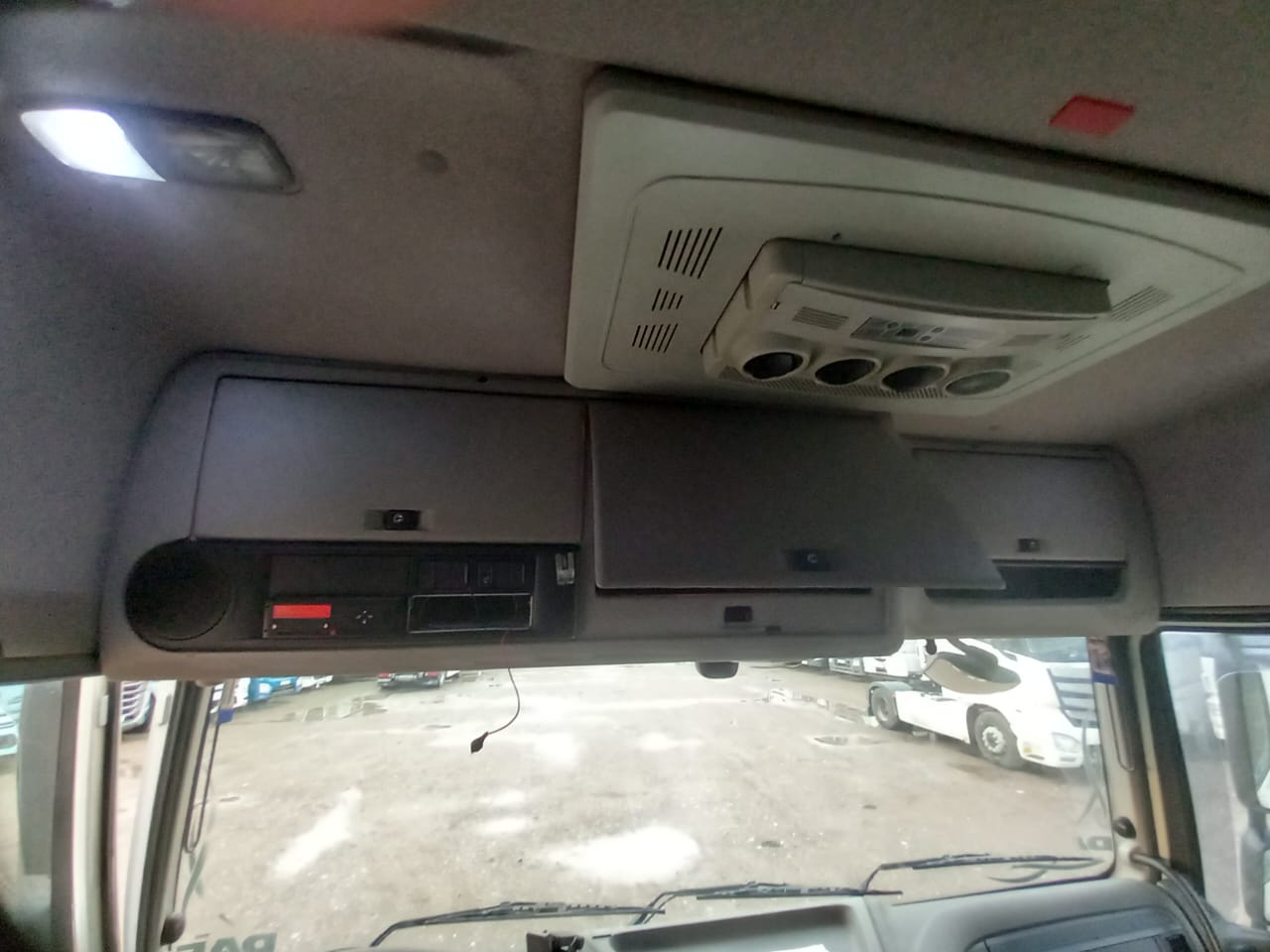 DAF XF 4x2 Седельный тягач 2017 г. - фото 9