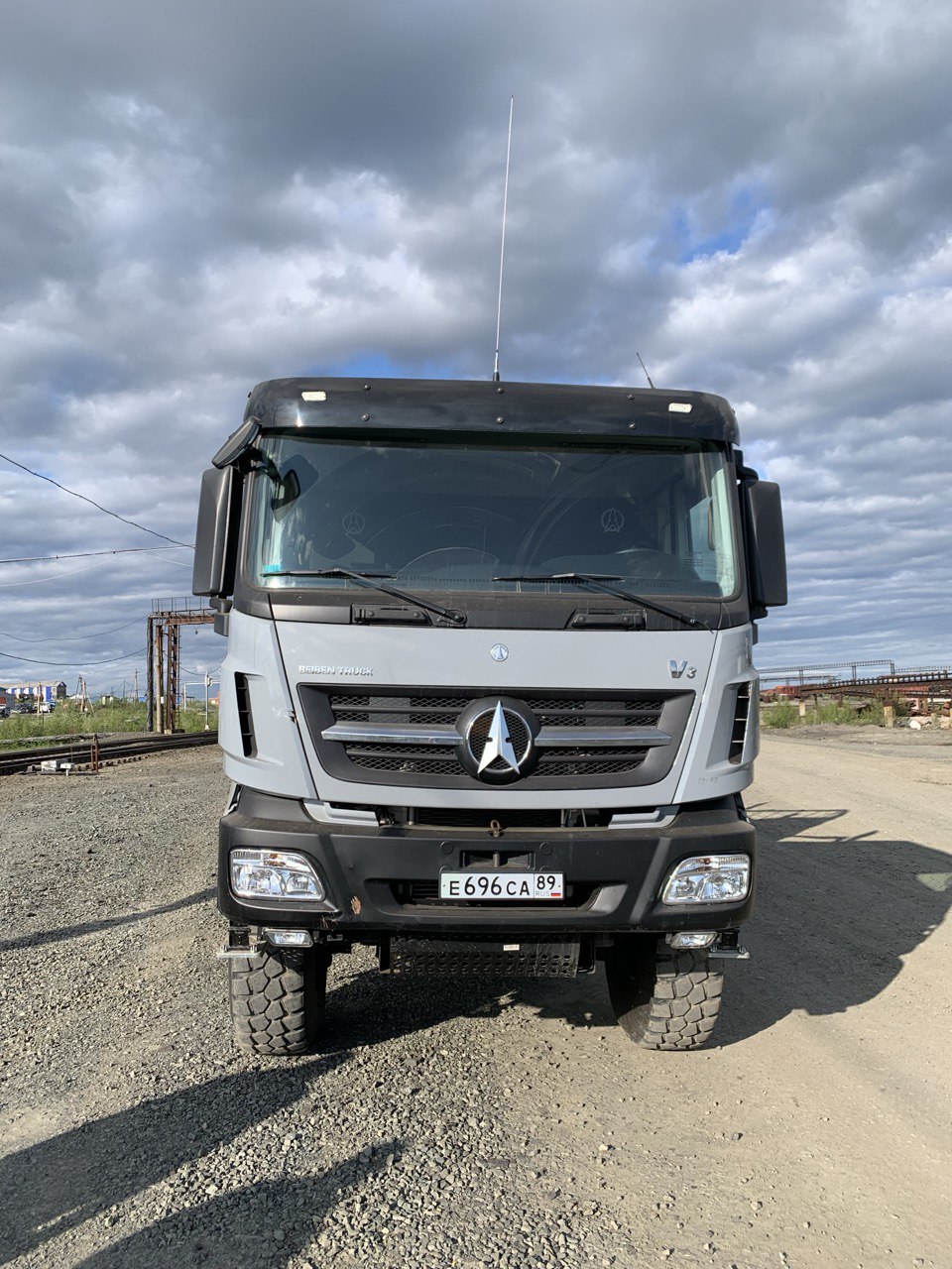 BEIBEN V3 6x6 Седельный тягач 2023 г.