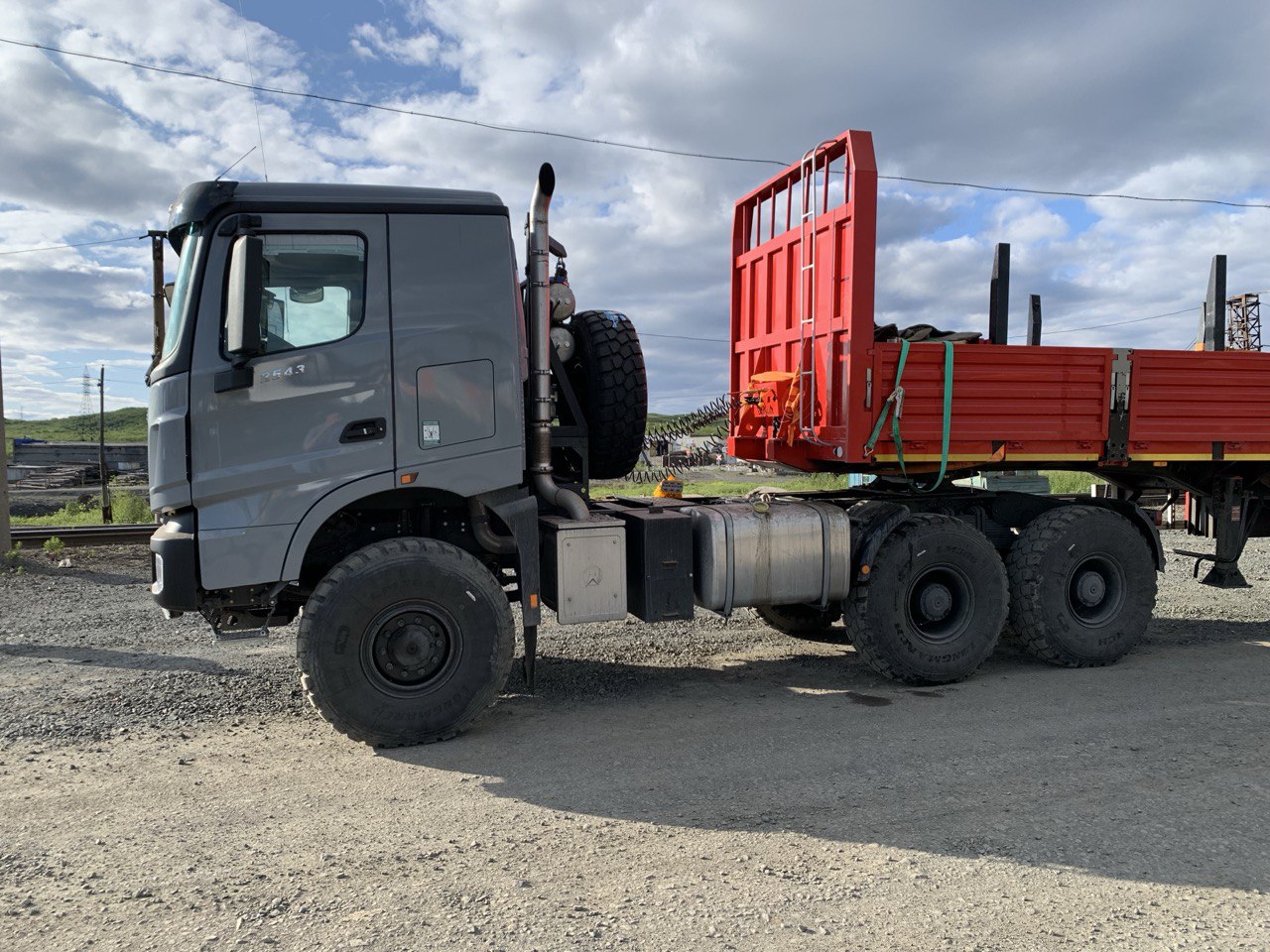 BEIBEN V3 6x6 Седельный тягач 2023 г. - фото 2