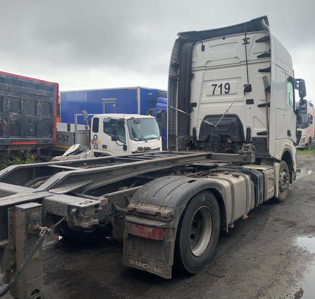 Shacman (Shaanxi) SX* 4x2 Седельный тягач 2023 г. - фото 5