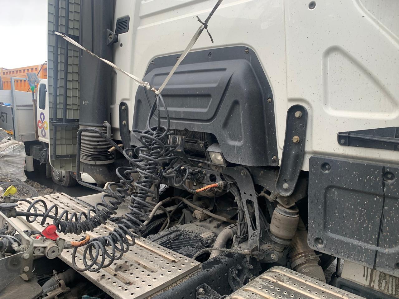 Shacman (Shaanxi) SX* 4x2 Седельный тягач 2023 г. - фото 7