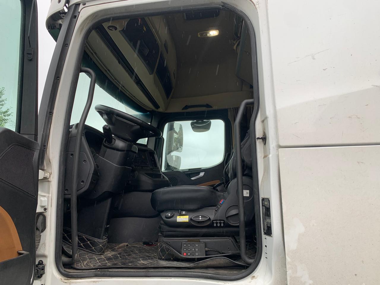 Shacman (Shaanxi) SX* 4x2 Седельный тягач 2023 г. - фото 10