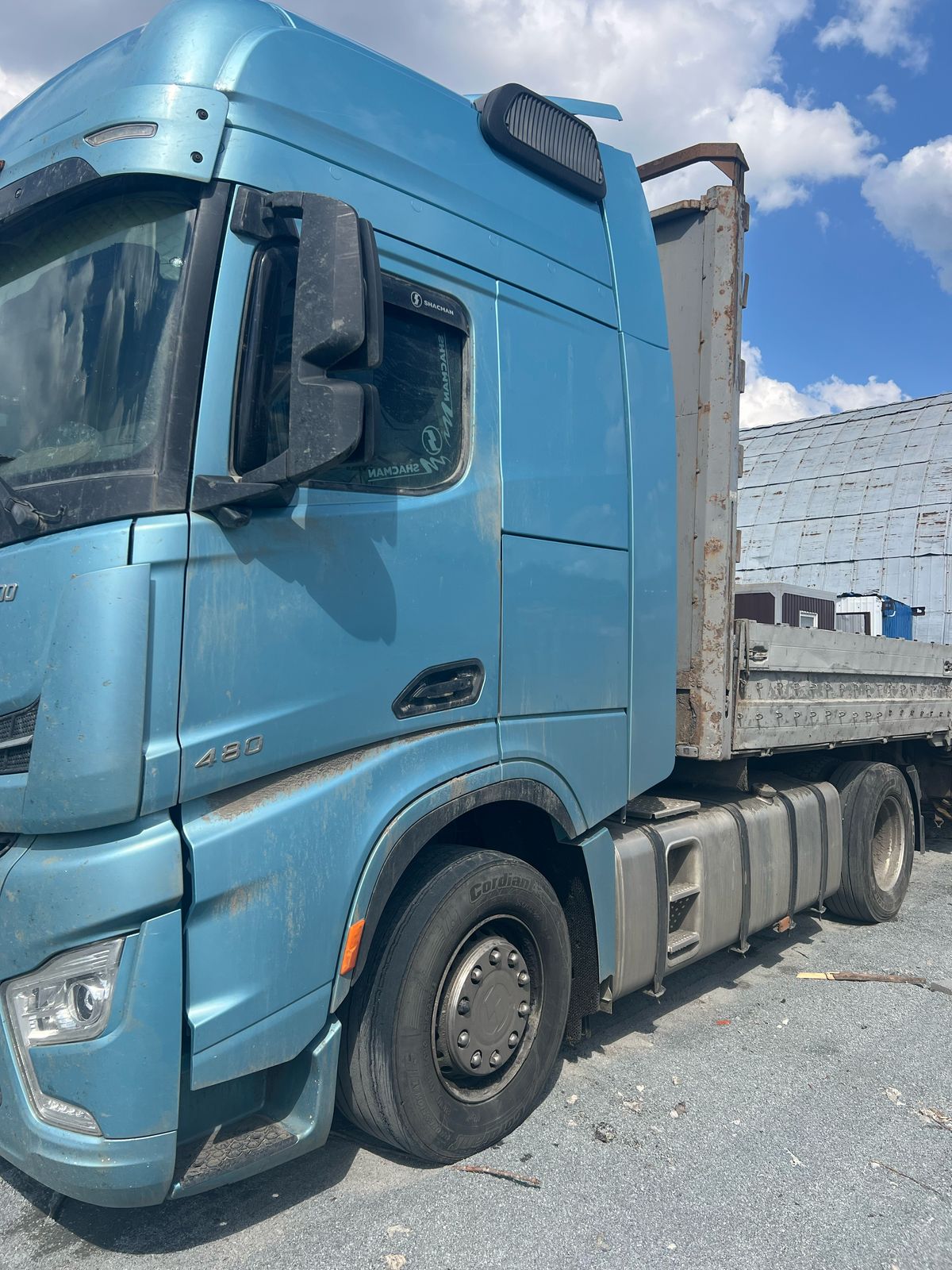 Shacman (Shaanxi) SX* 4x2 Седельный тягач 2023 г. - фото 3