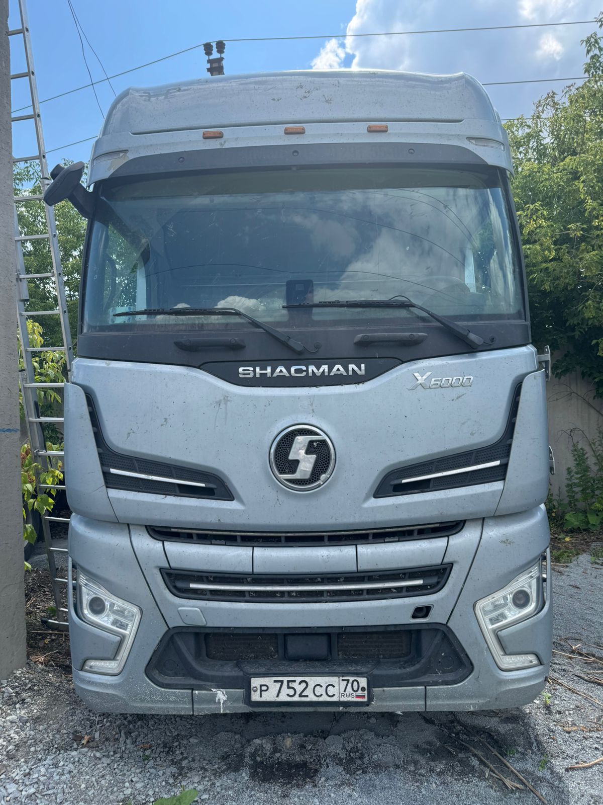 Shacman (Shaanxi) SX* 4x2 Седельный тягач 2023 г.