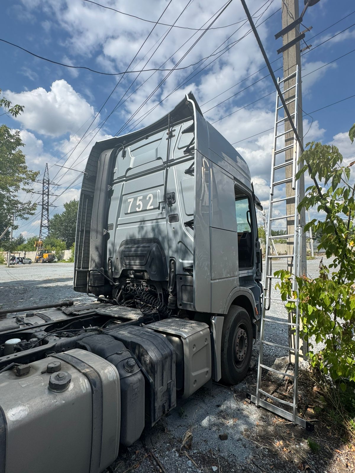 Shacman (Shaanxi) SX* 4x2 Седельный тягач 2023 г. - фото 4