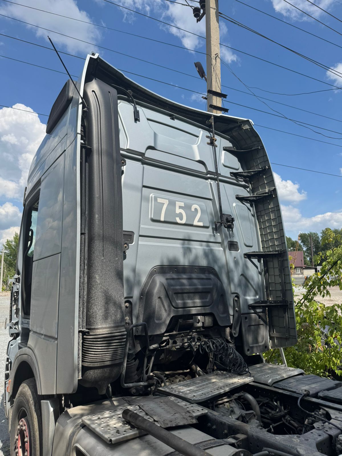 Shacman (Shaanxi) SX* 4x2 Седельный тягач 2023 г. - фото 6