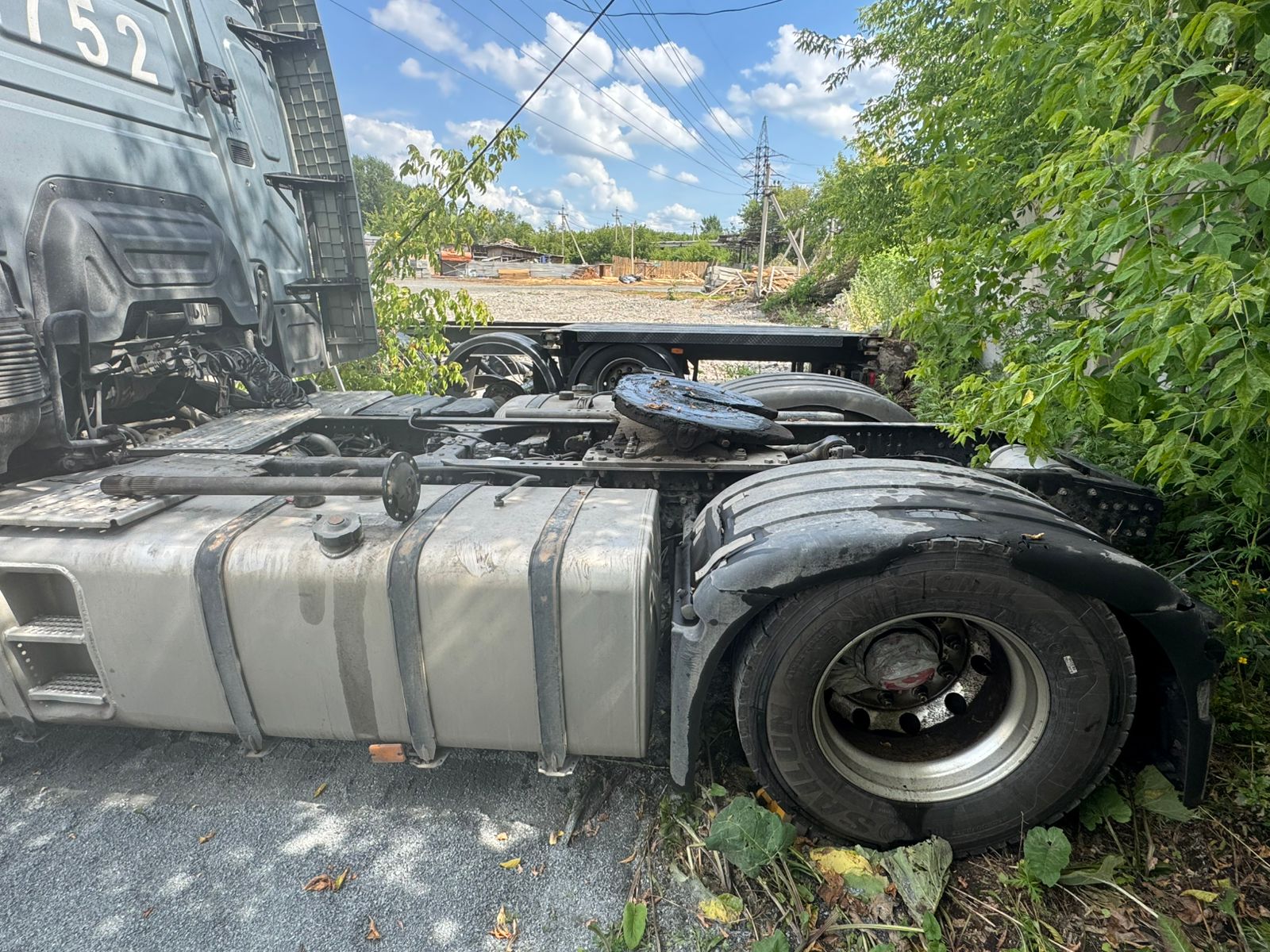 Shacman (Shaanxi) SX* 4x2 Седельный тягач 2023 г. - фото 7