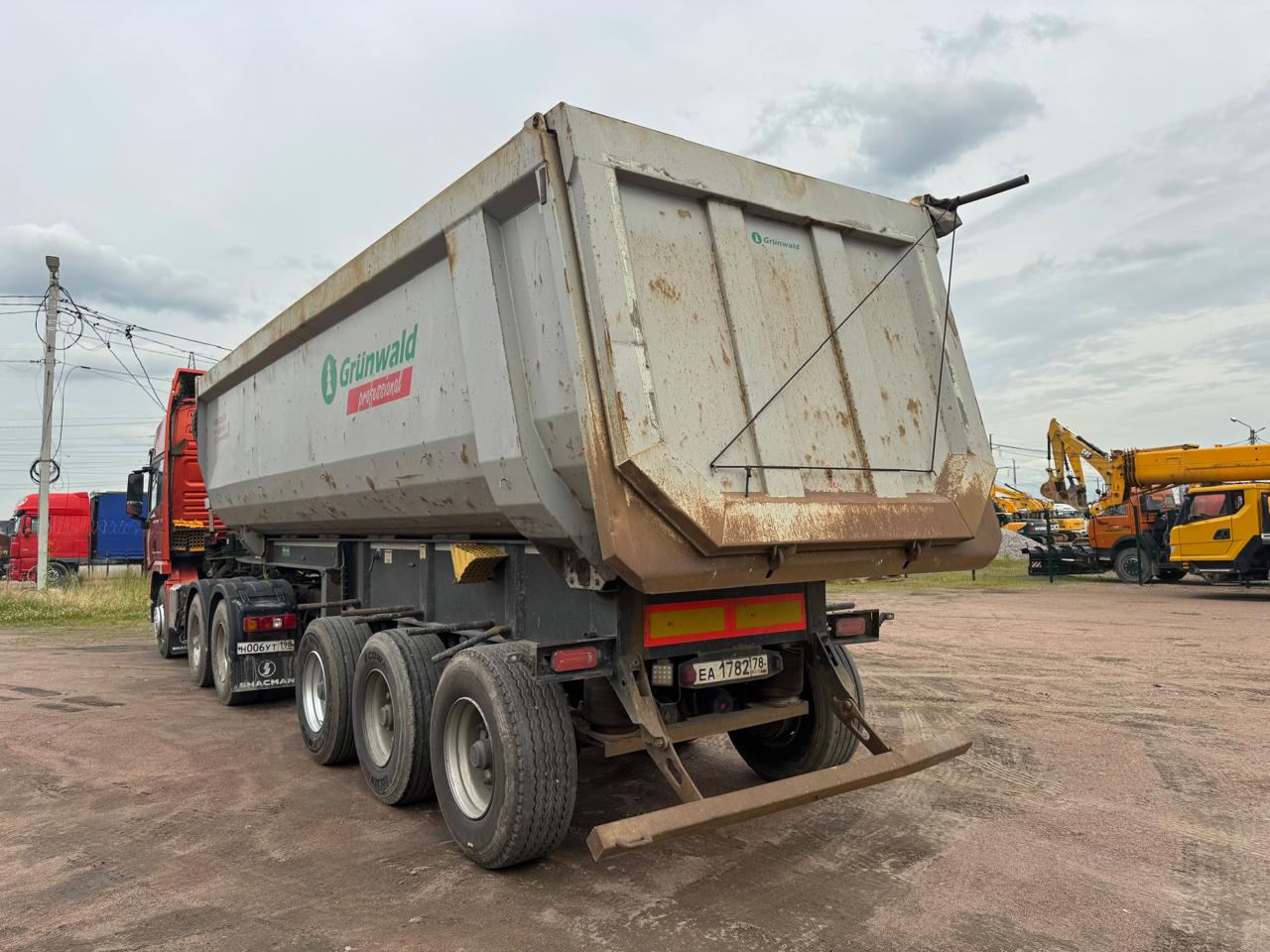 Shacman (Shaanxi) SX* 6x4 Седельный тягач 2022 г. - фото 6