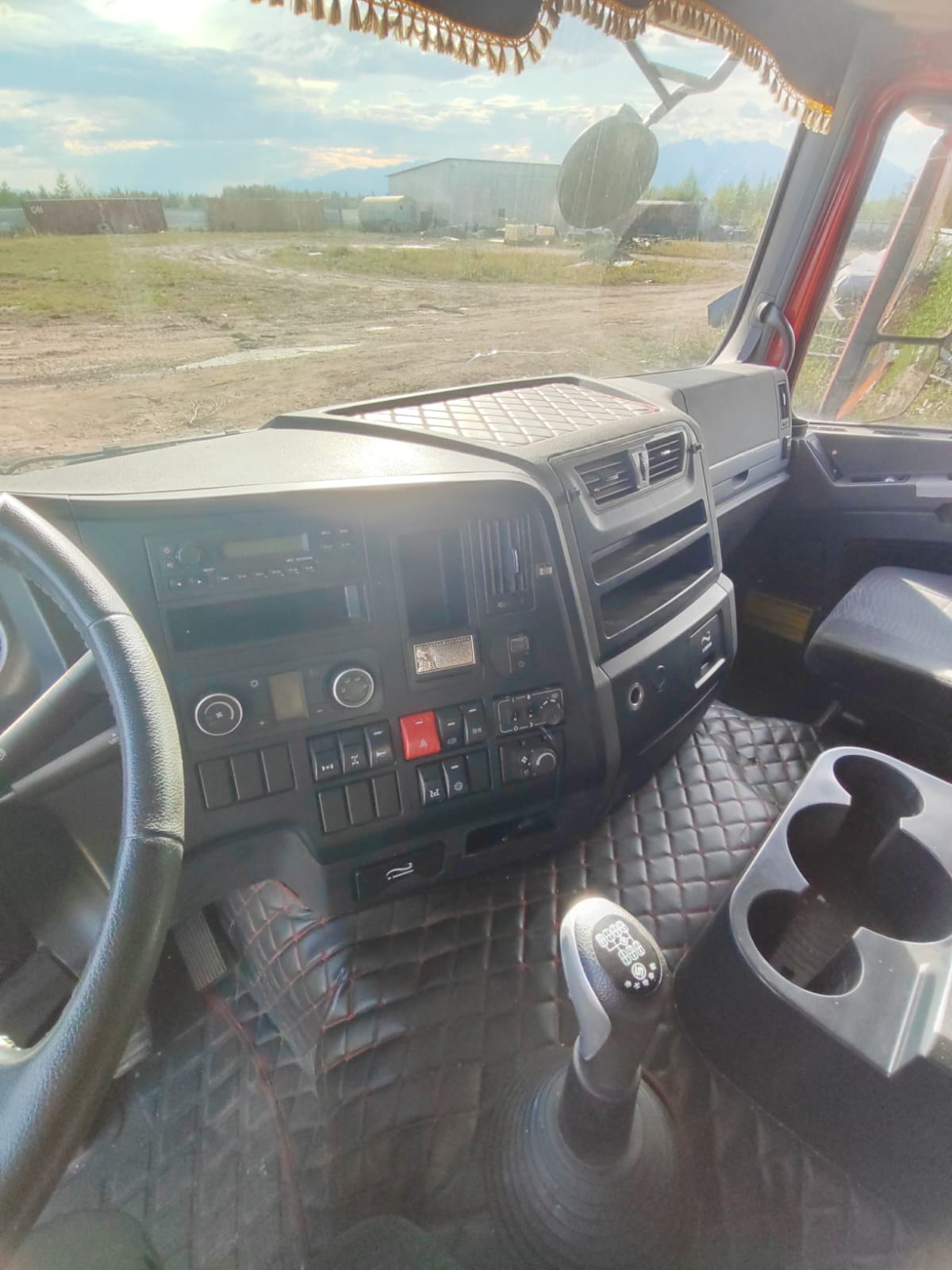 Shacman (Shaanxi) SX* 8x4 Самосвал 2022 г. - фото 9