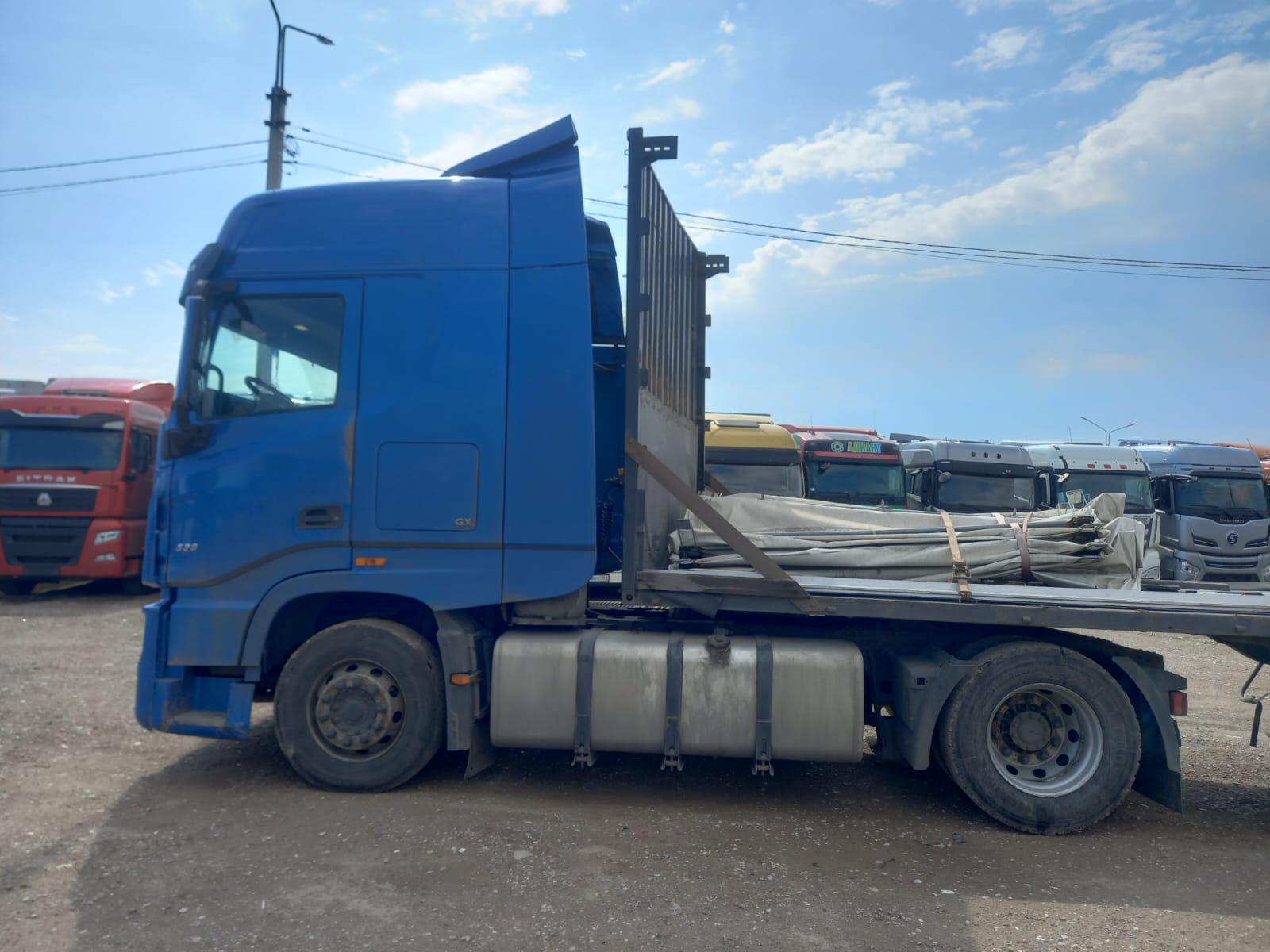 DongFeng DFH 4x2 Седельный тягач 2023 г. - фото 3