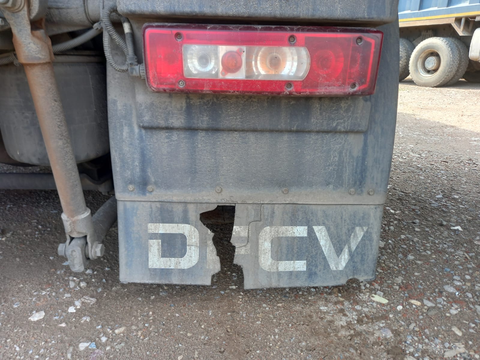 DongFeng DFH 4x2 Седельный тягач 2023 г. - фото 19