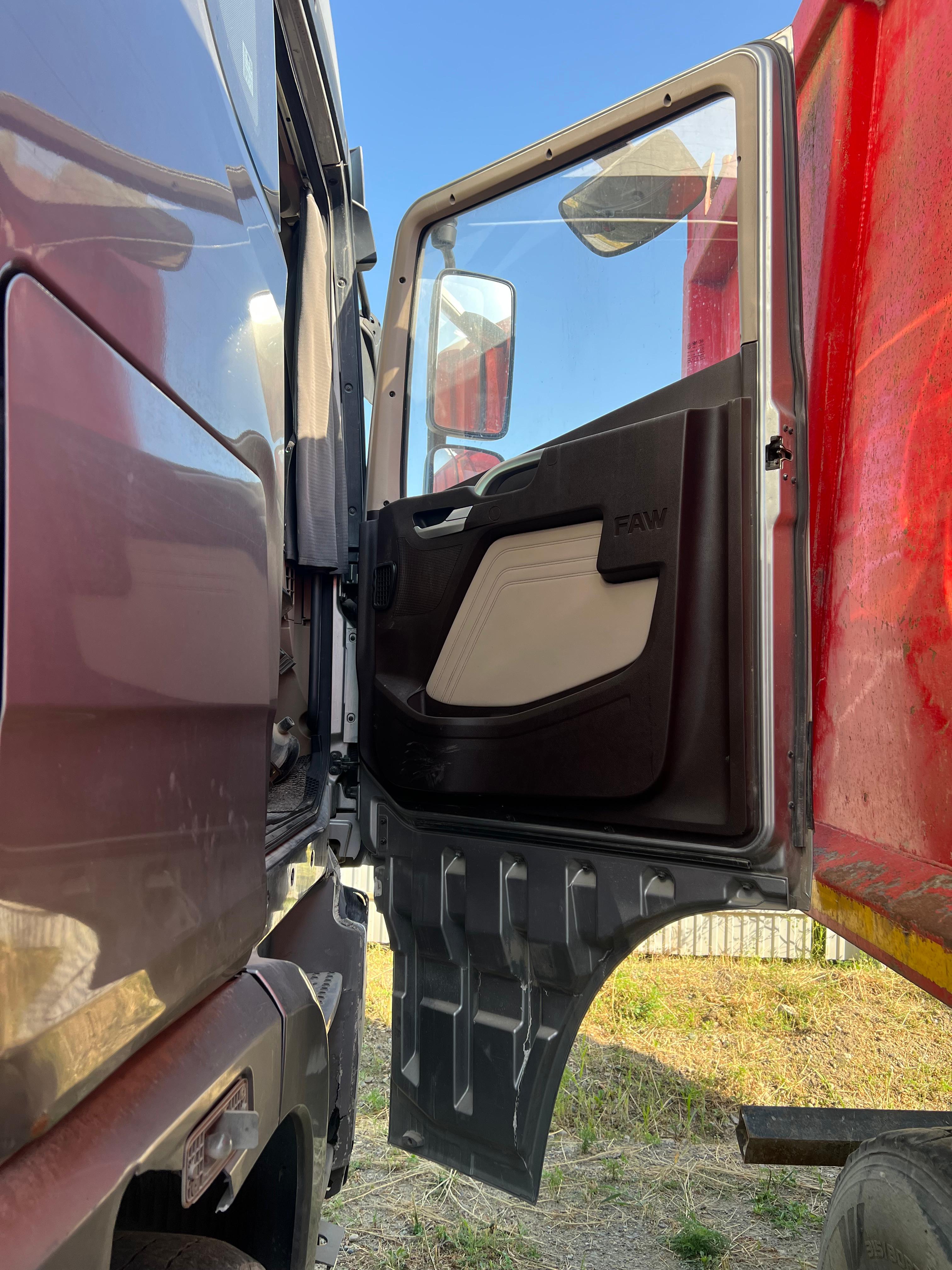 FAW JH6 4x2 Седельный тягач 2023 г. - фото 9