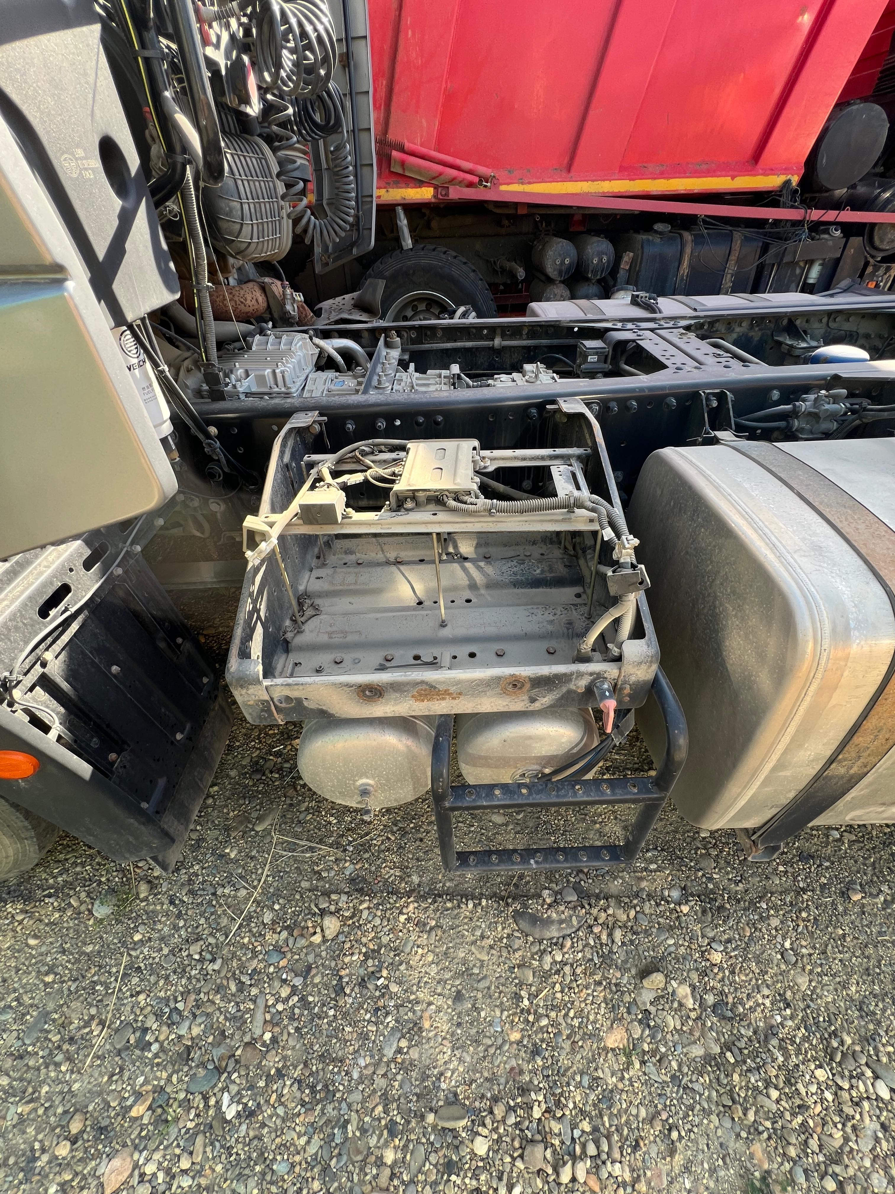 FAW JH6 4x2 Седельный тягач 2023 г. - фото 20