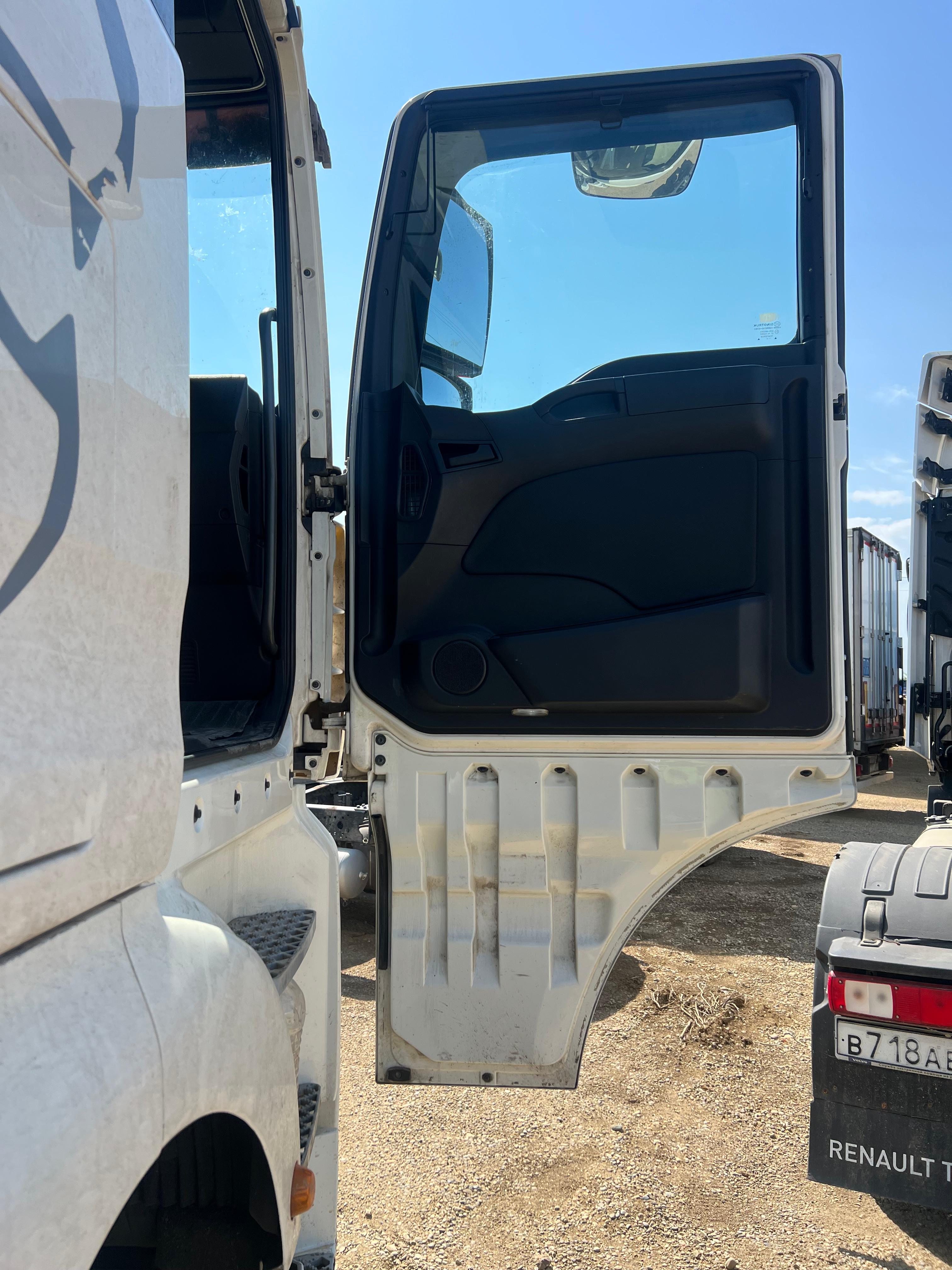 SITRAK C7H MAX 4x2 Седельный тягач 2023 г. - фото 10