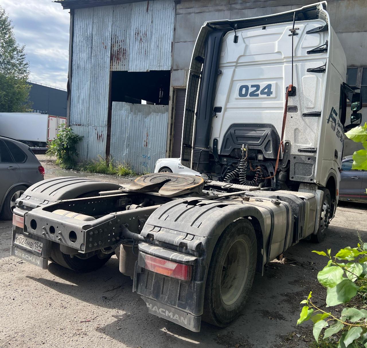 Shacman (Shaanxi) SX* 4x2 Седельный тягач 2023 г. - фото 7