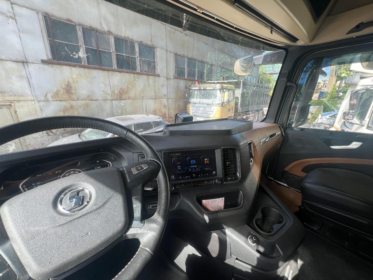 Shacman (Shaanxi) SX* 4x2 Седельный тягач 2023 г. - фото 10