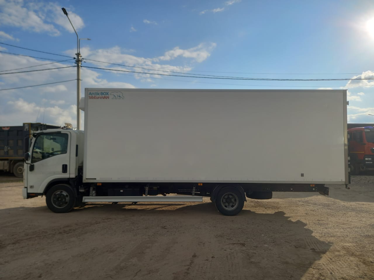 Isuzu ELF 9.5 (NQR) Изотермический/рефрижератор 2023 г. - фото 3