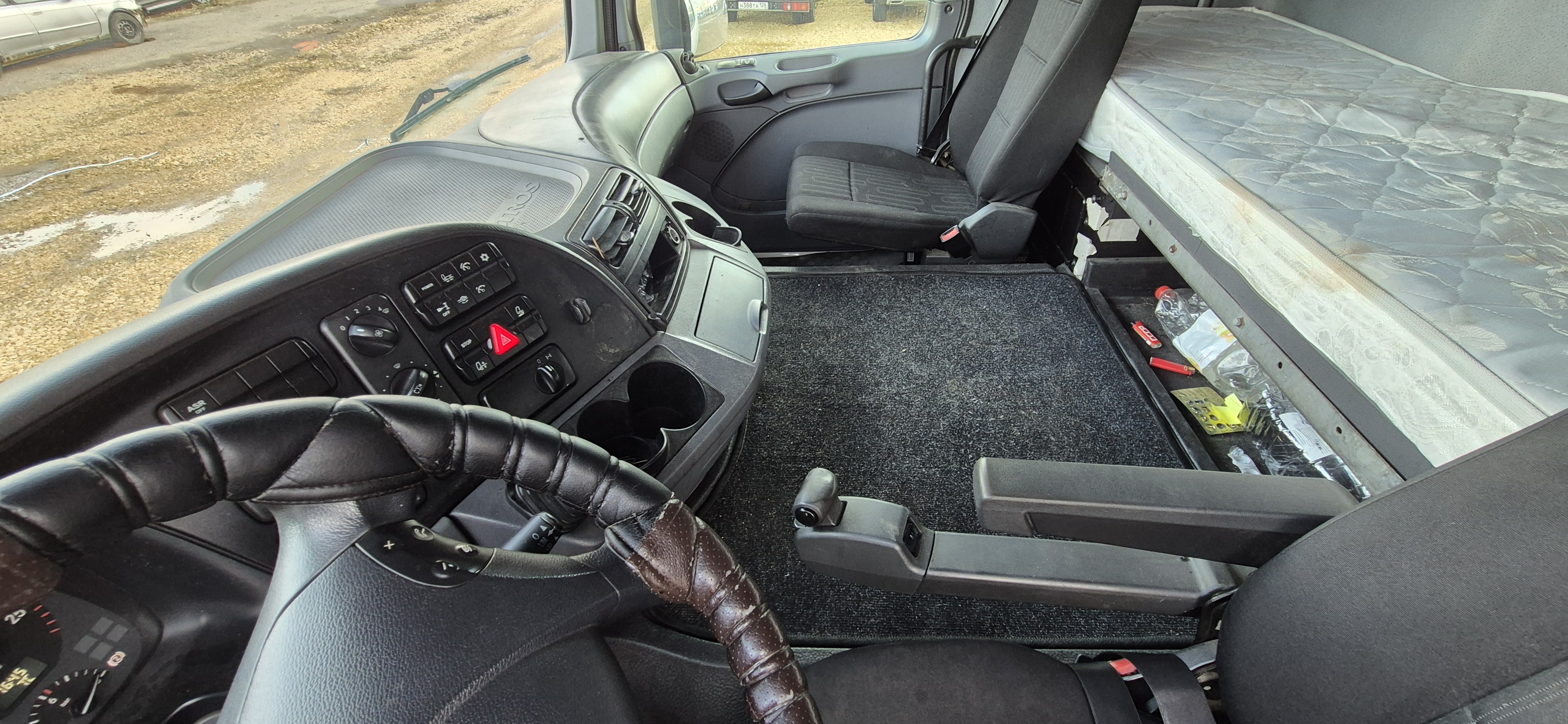 Mercedes-Benz ACTROS 4x2 Седельный тягач 2016 г. - фото 10