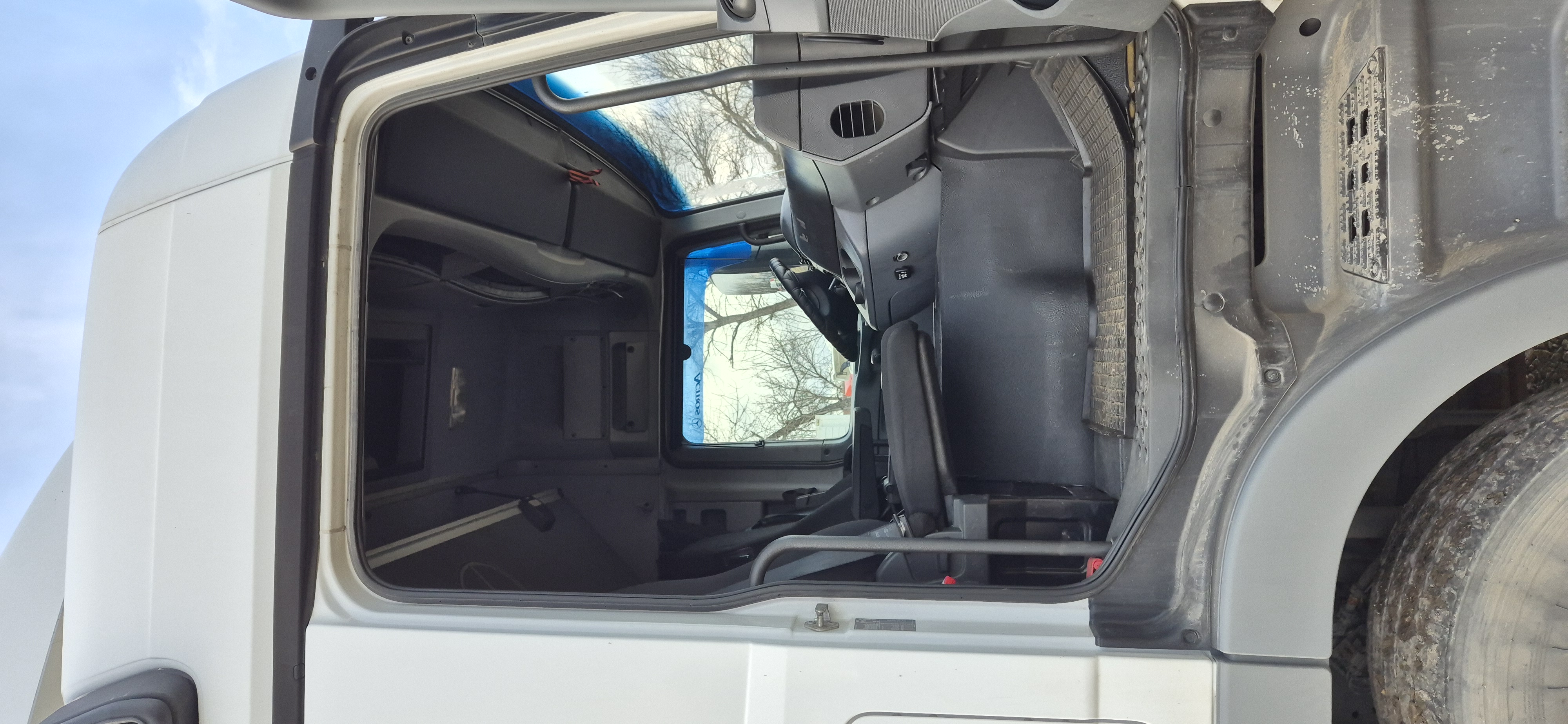 Mercedes-Benz ACTROS 4x2 Седельный тягач 2016 г. - фото 11