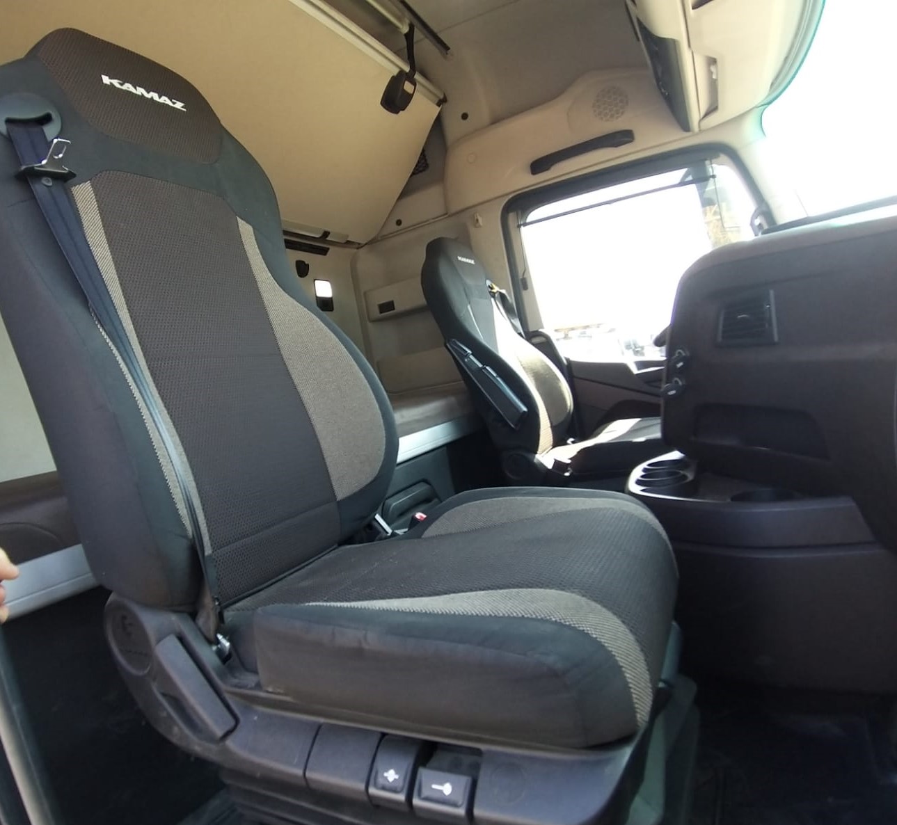 КамАЗ М1945 4x2 Седельный тягач 2023 г. - фото 29