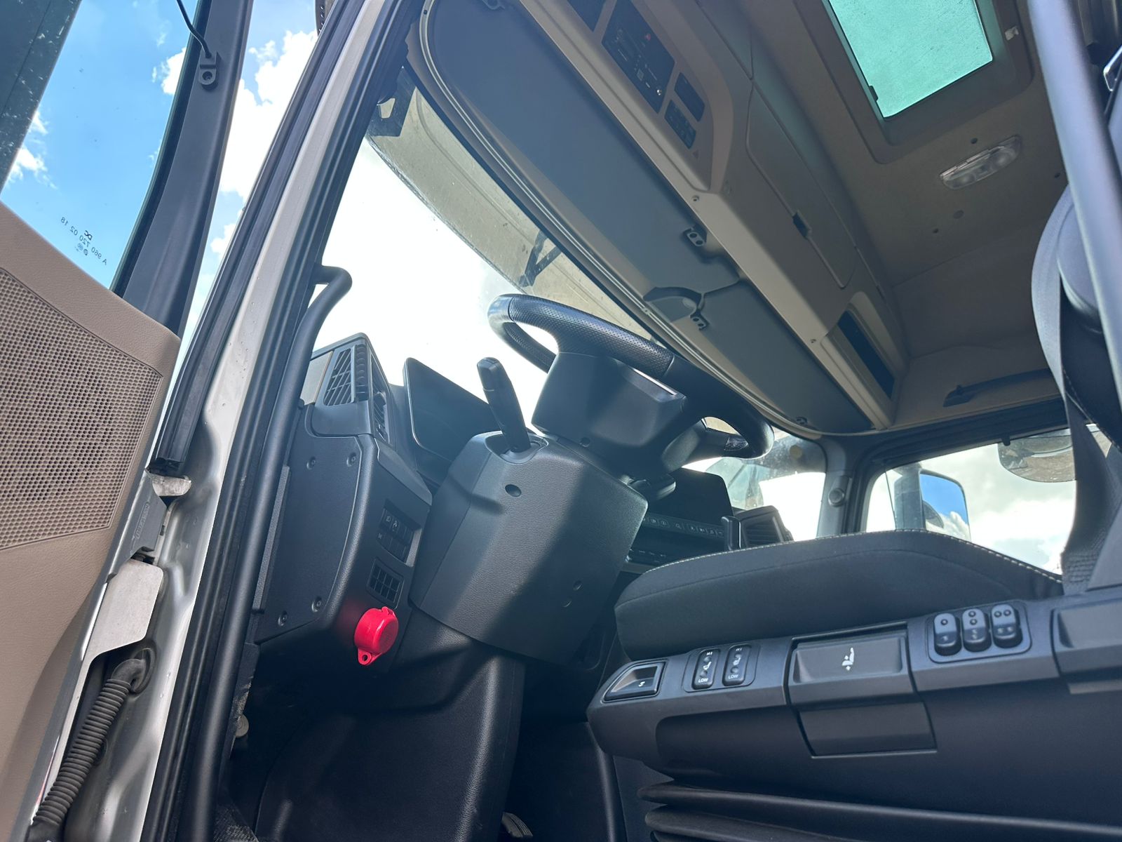 Mercedes-Benz ACTROS 4x2 Седельный тягач 2023 г. - фото 19