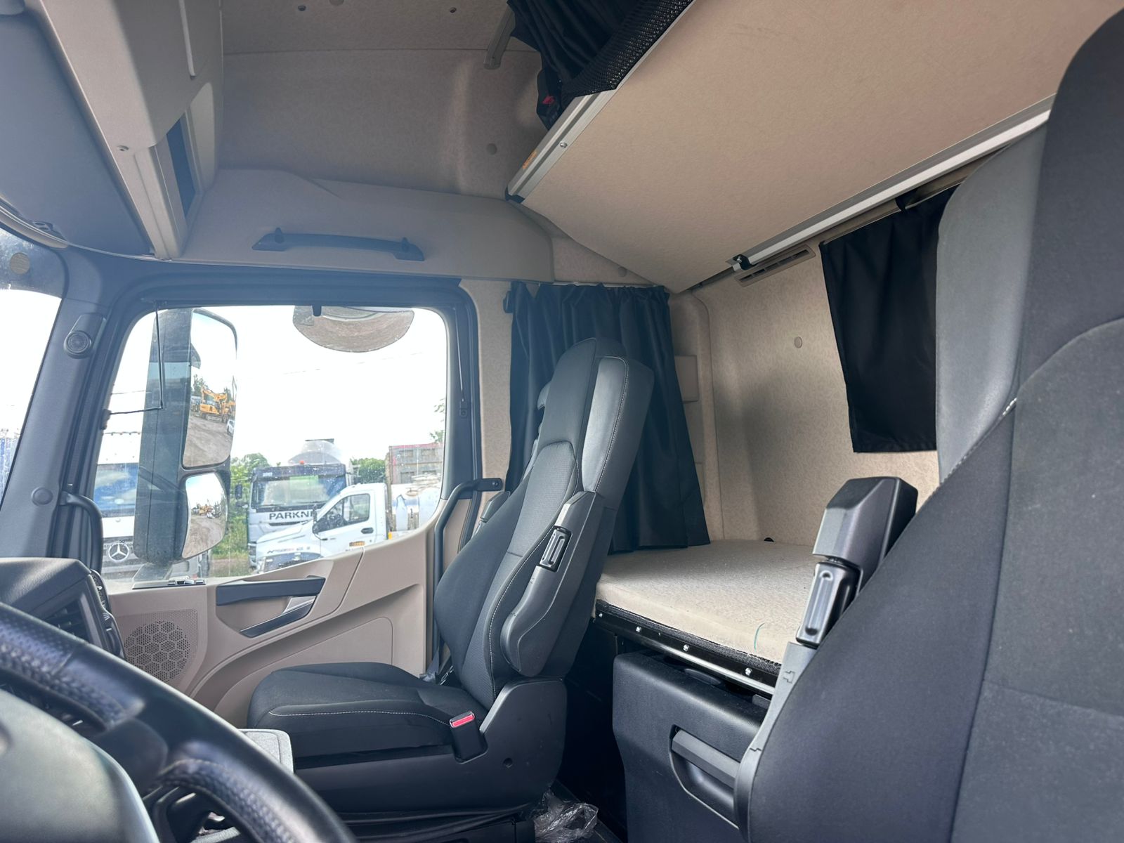 Mercedes-Benz ACTROS 4x2 Седельный тягач 2023 г. - фото 21